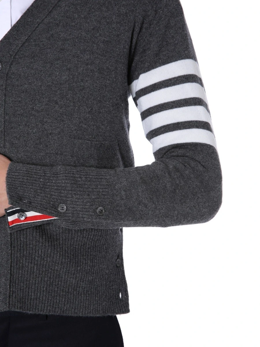 V-NECK CARDIGAN.webp