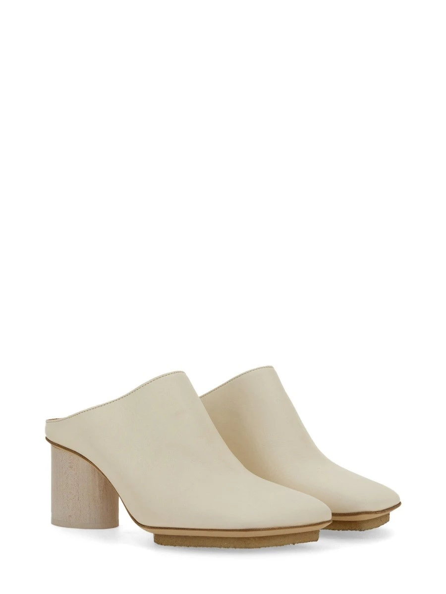 LEATHER MULE..webp