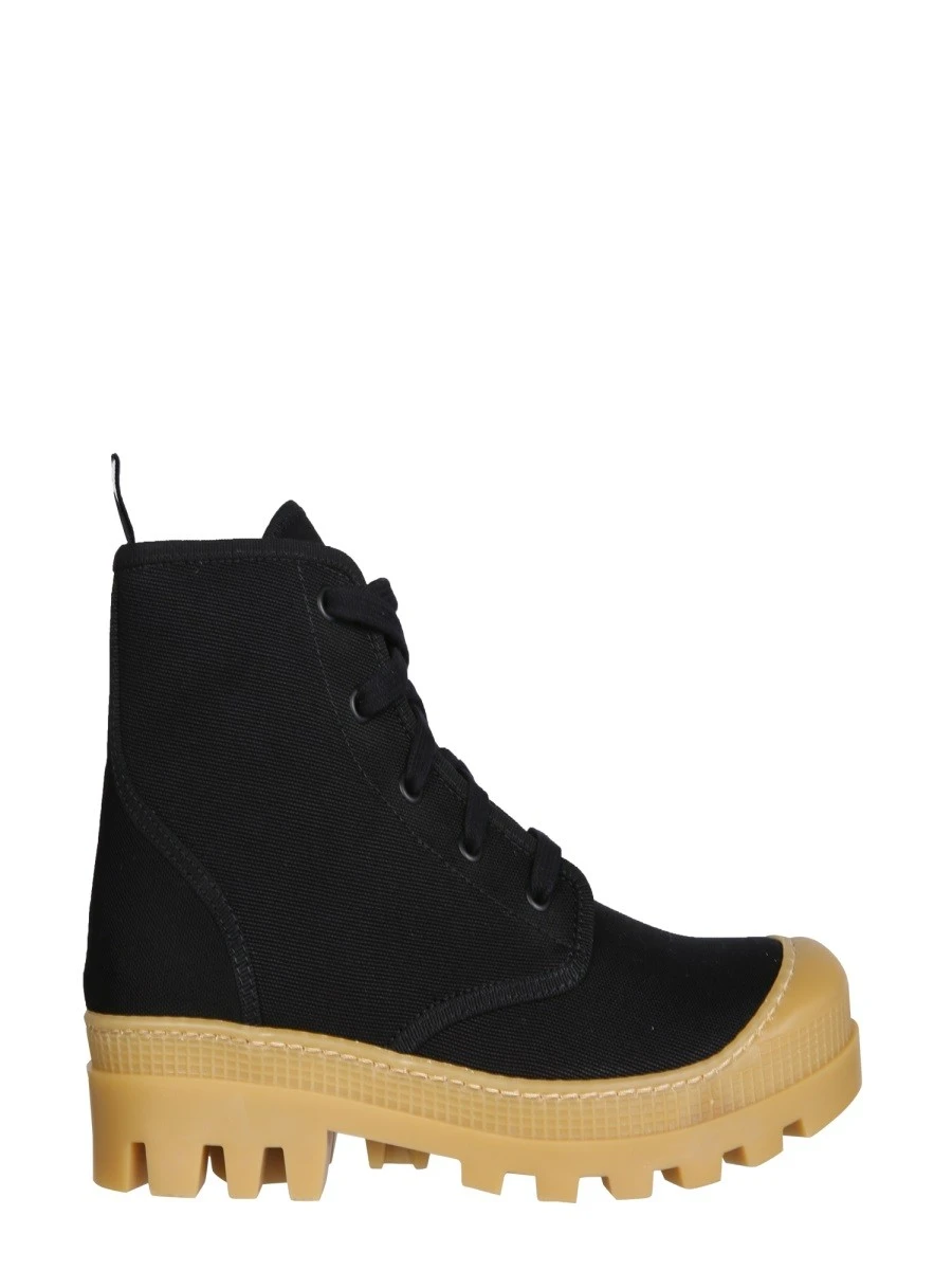 HIKING BOOT.webp