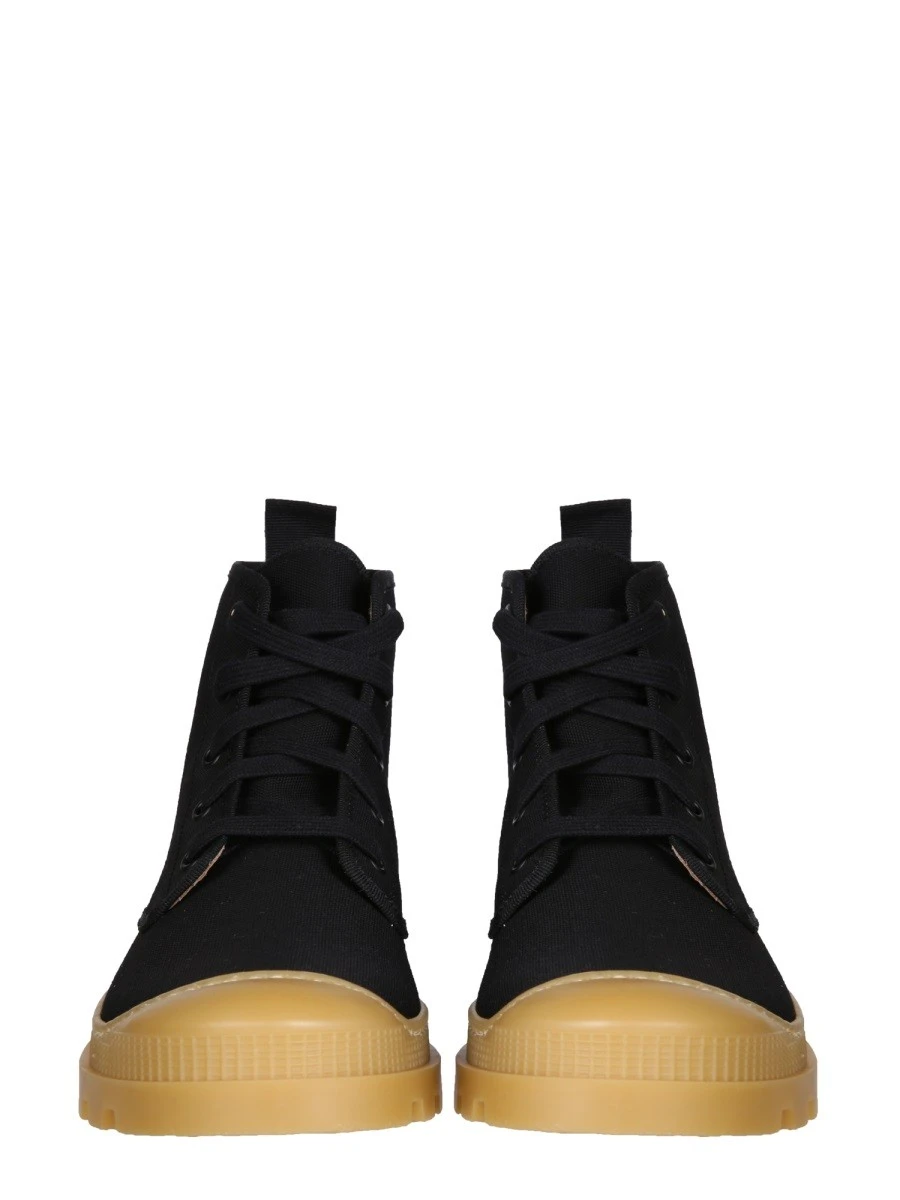 HIKING BOOT.webp