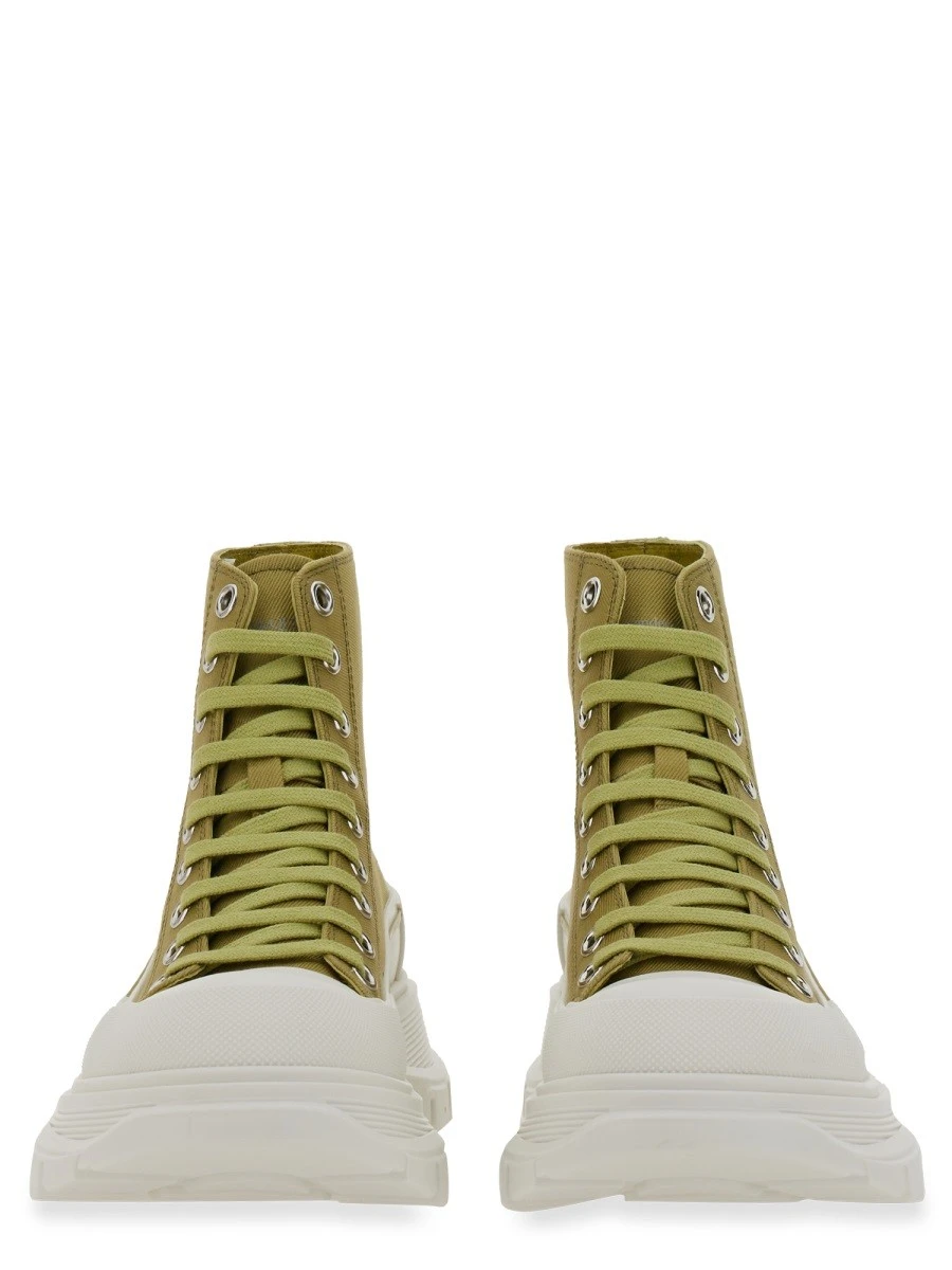 SNEAKER TREAD SLICK.webp