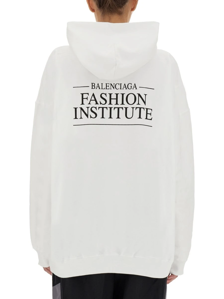 FASHION INSTITUTE LARGE FIT SWEATSHIRT.webp