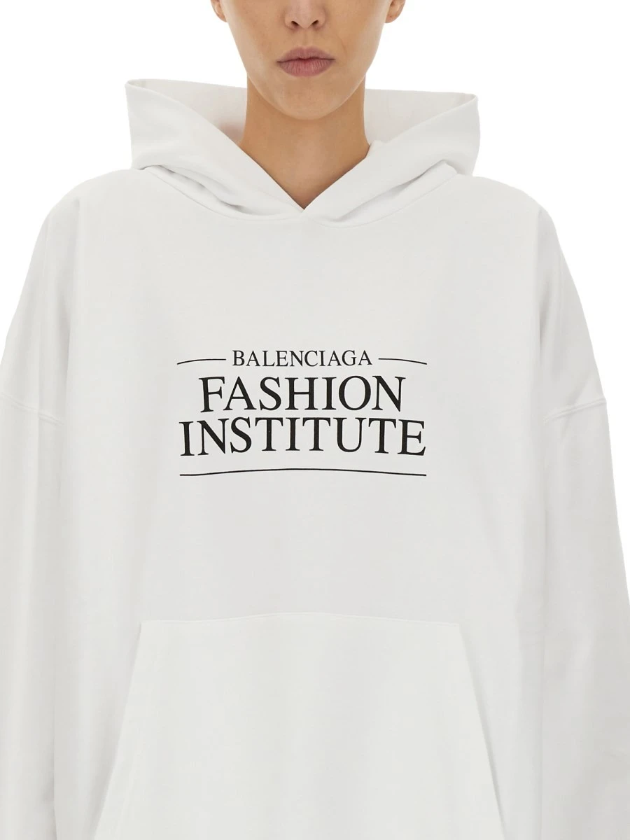 FASHION INSTITUTE LARGE FIT SWEATSHIRT.webp