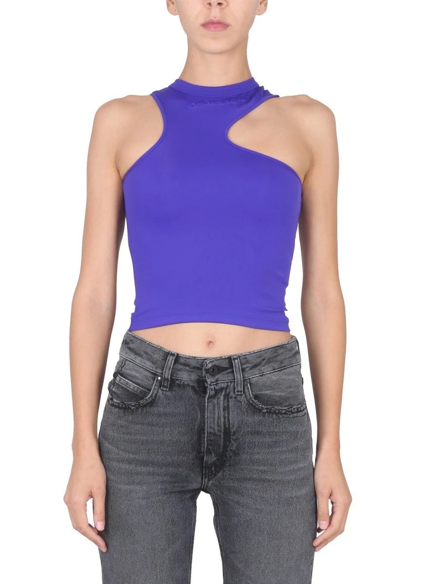 TOP WITH EMBOSSED LOGO.webp