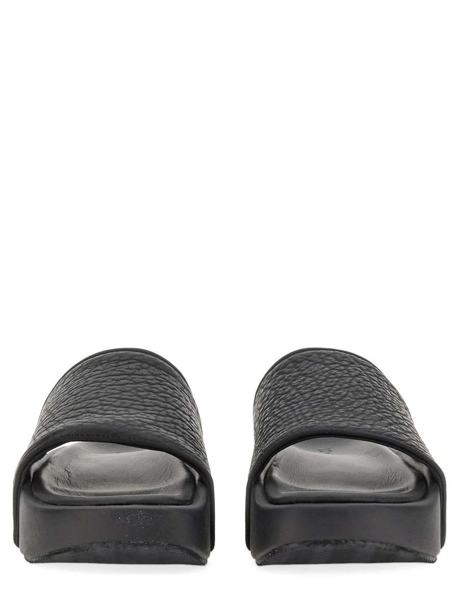 SLIDE SANDAL.webp