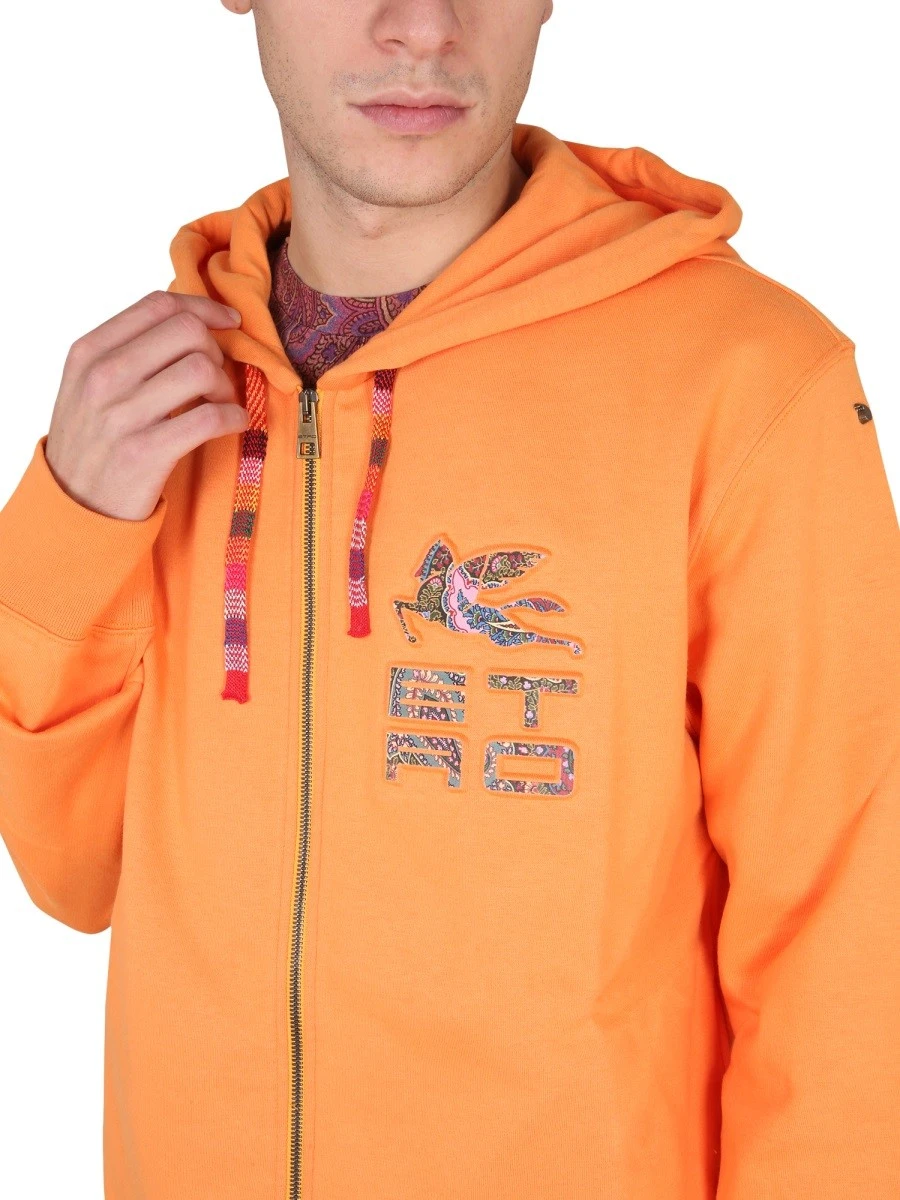 ZIP SWEATSHIRT..webp