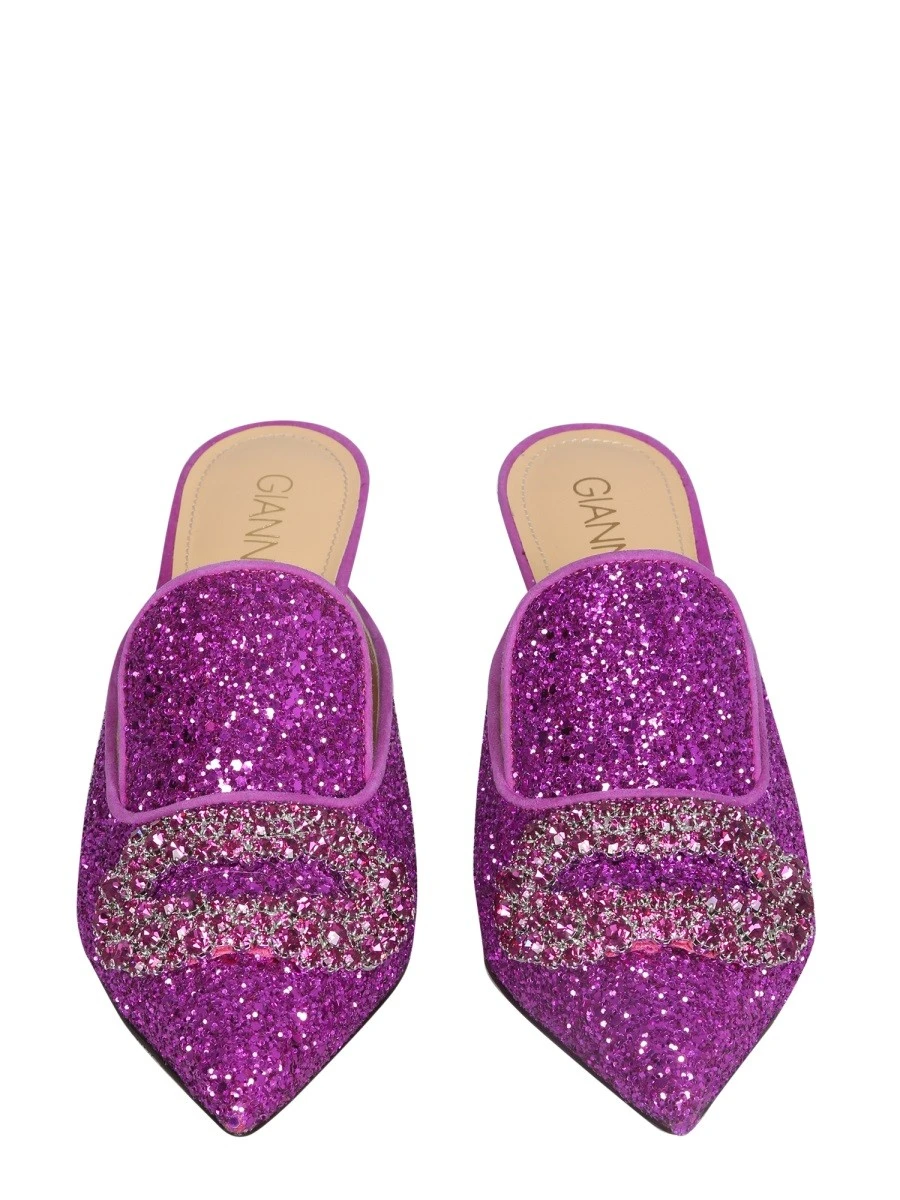 DAPHNE PUMPS.webp