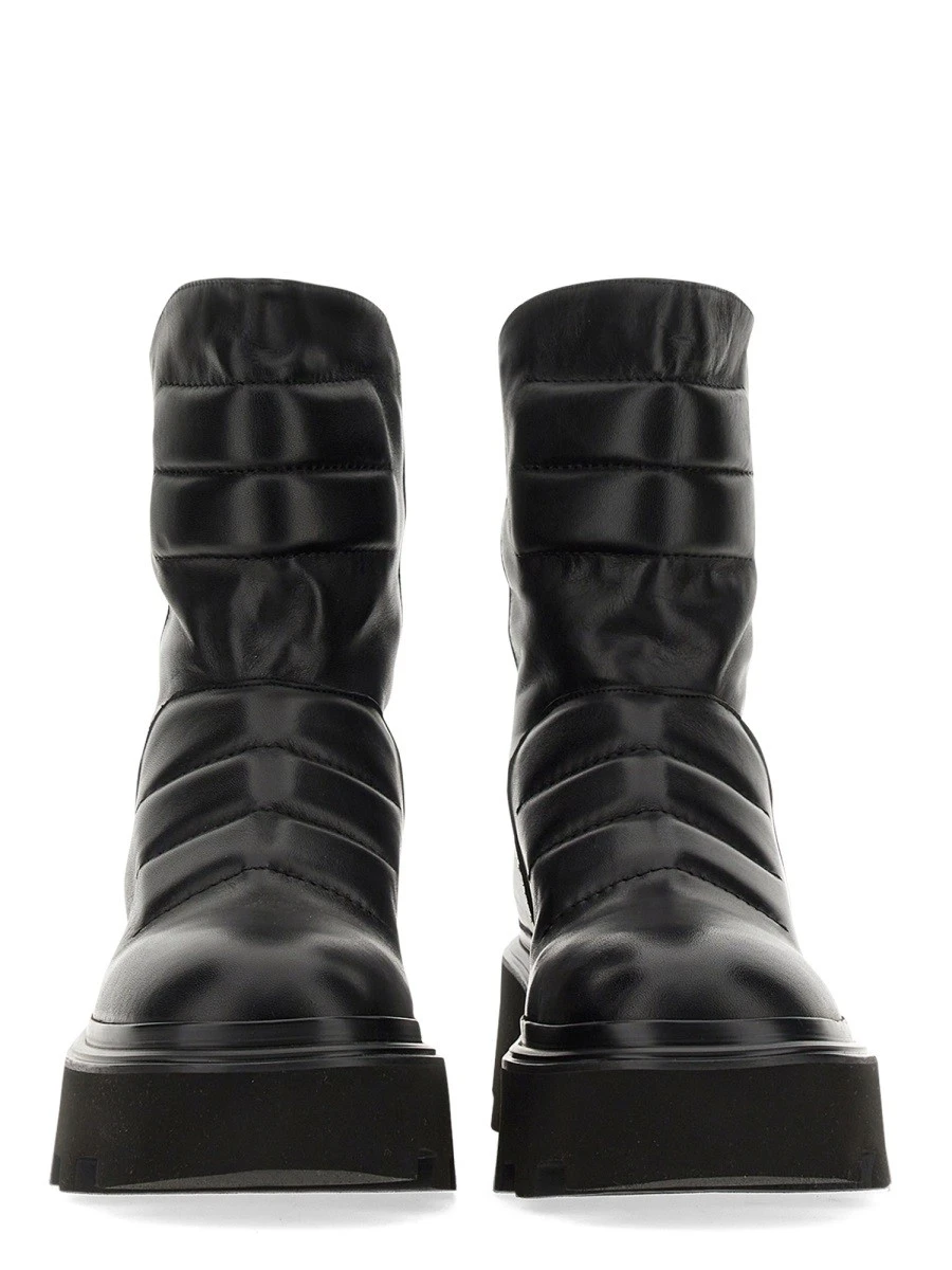 LEATHER BOOT.webp