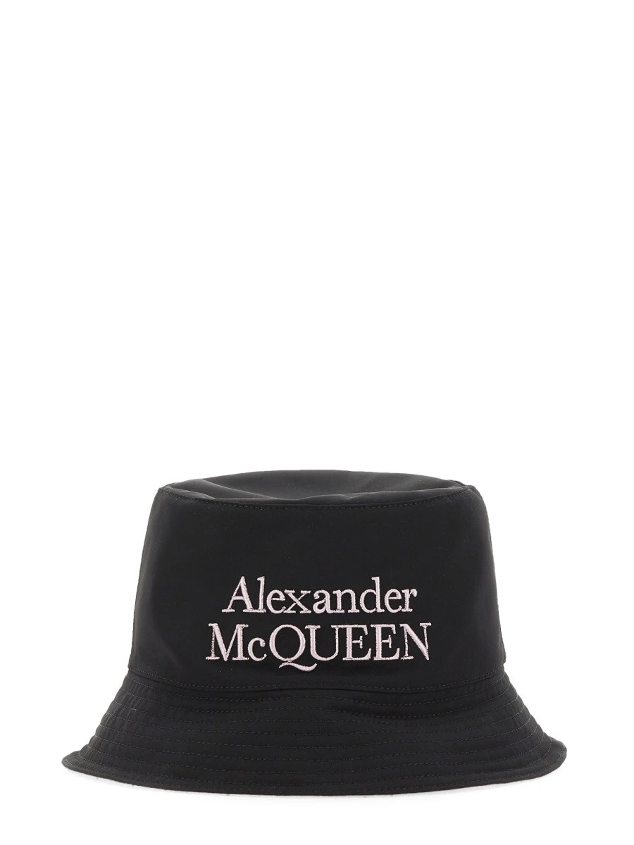 REVERSIBLE BUCKET HAT.webp