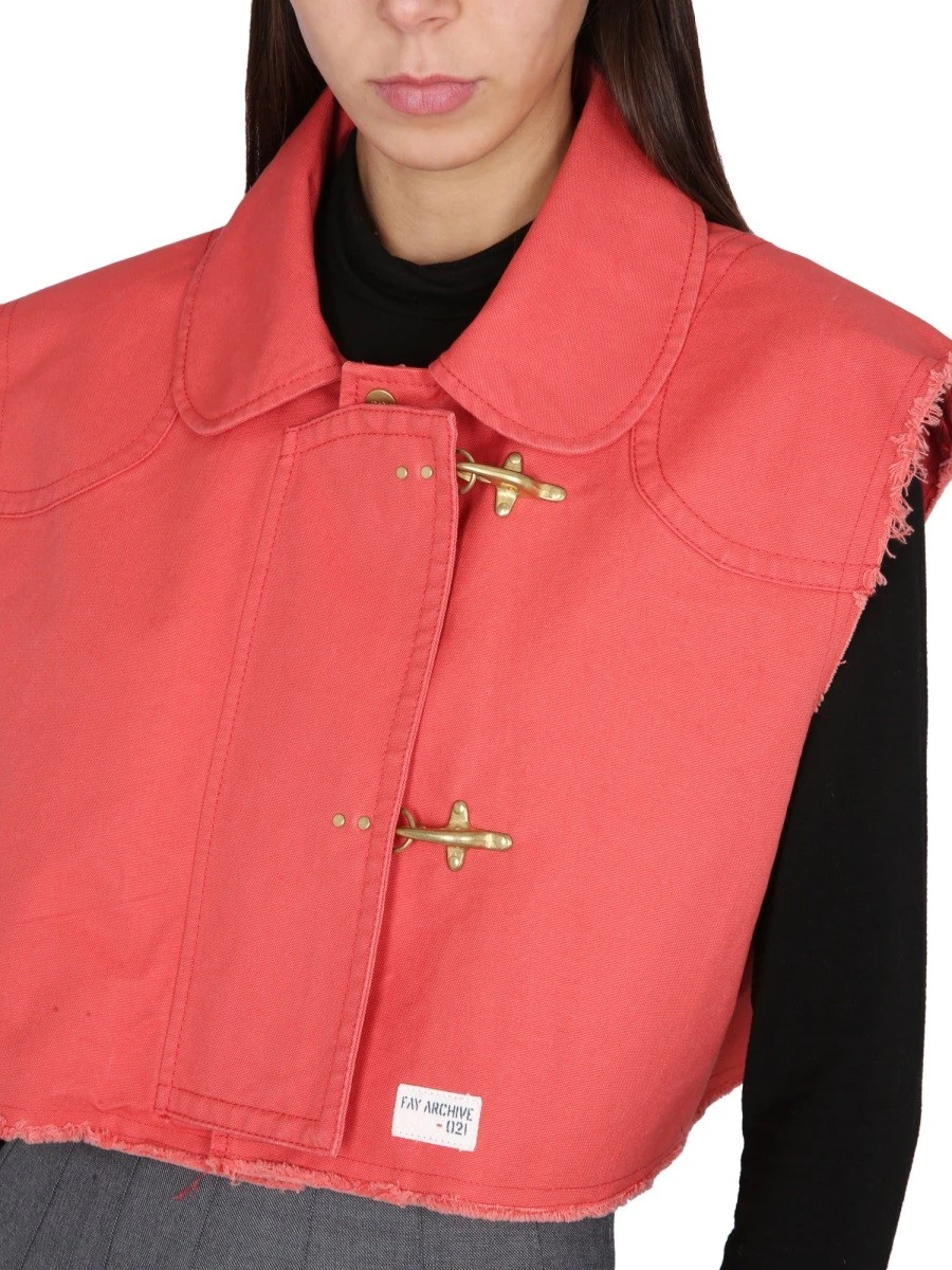 VEST TWO HOOKS.webp