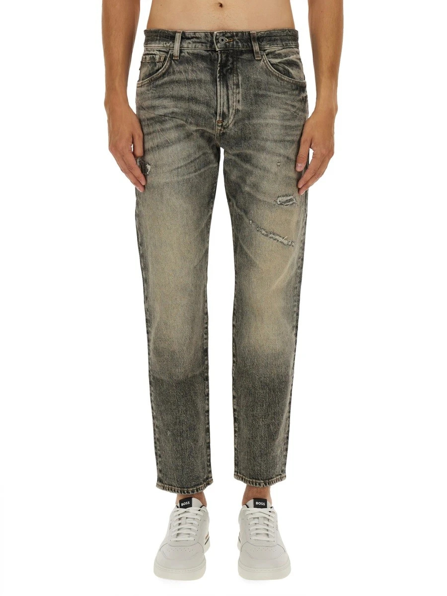 JEANS IN DENIM.webp