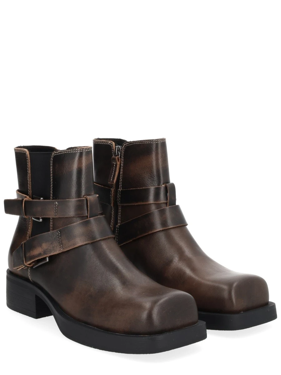 "YURI" BOOT.webp
