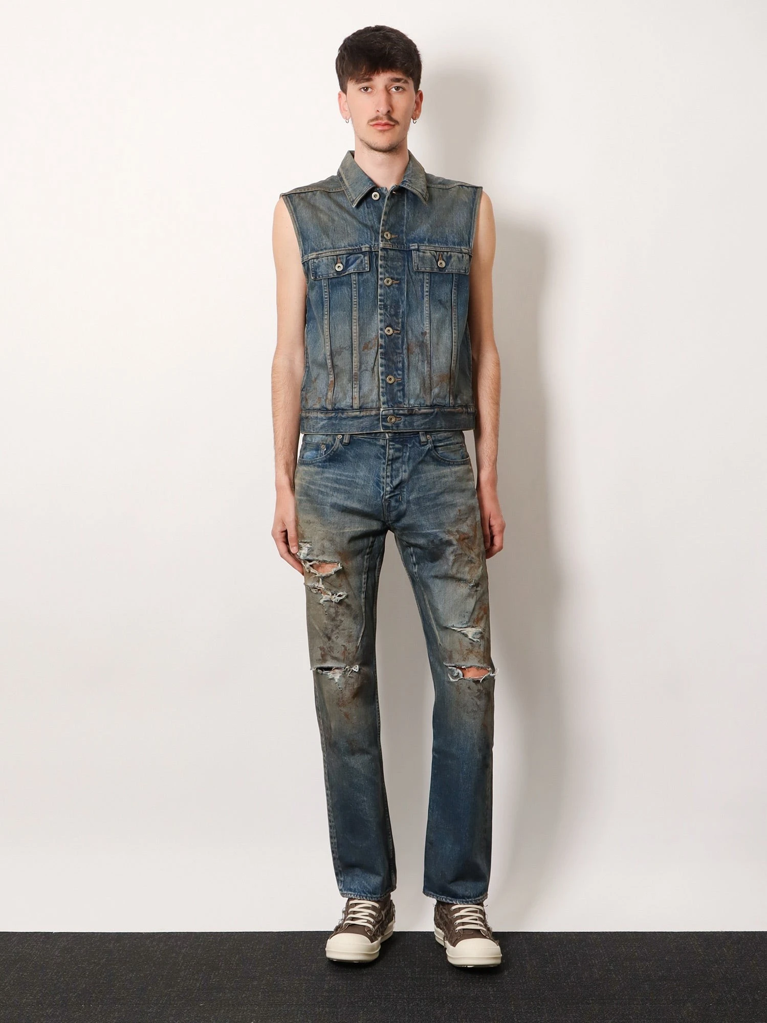 Jeans with Used Effect.webp