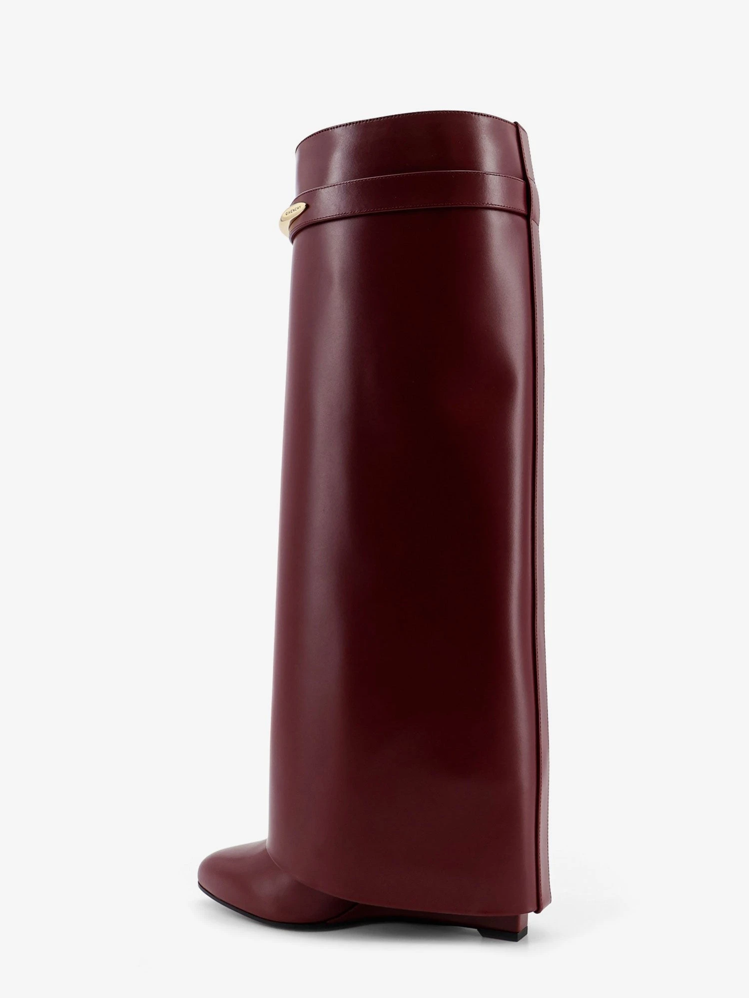 Shark leather boots.webp