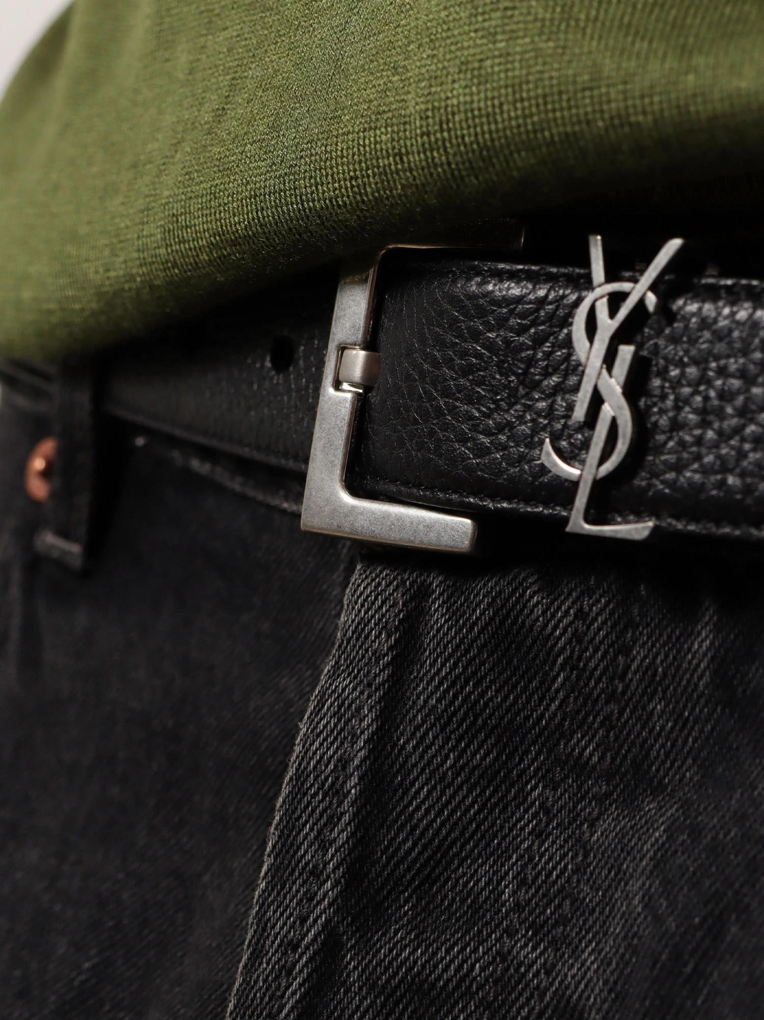 Leather belt.webp