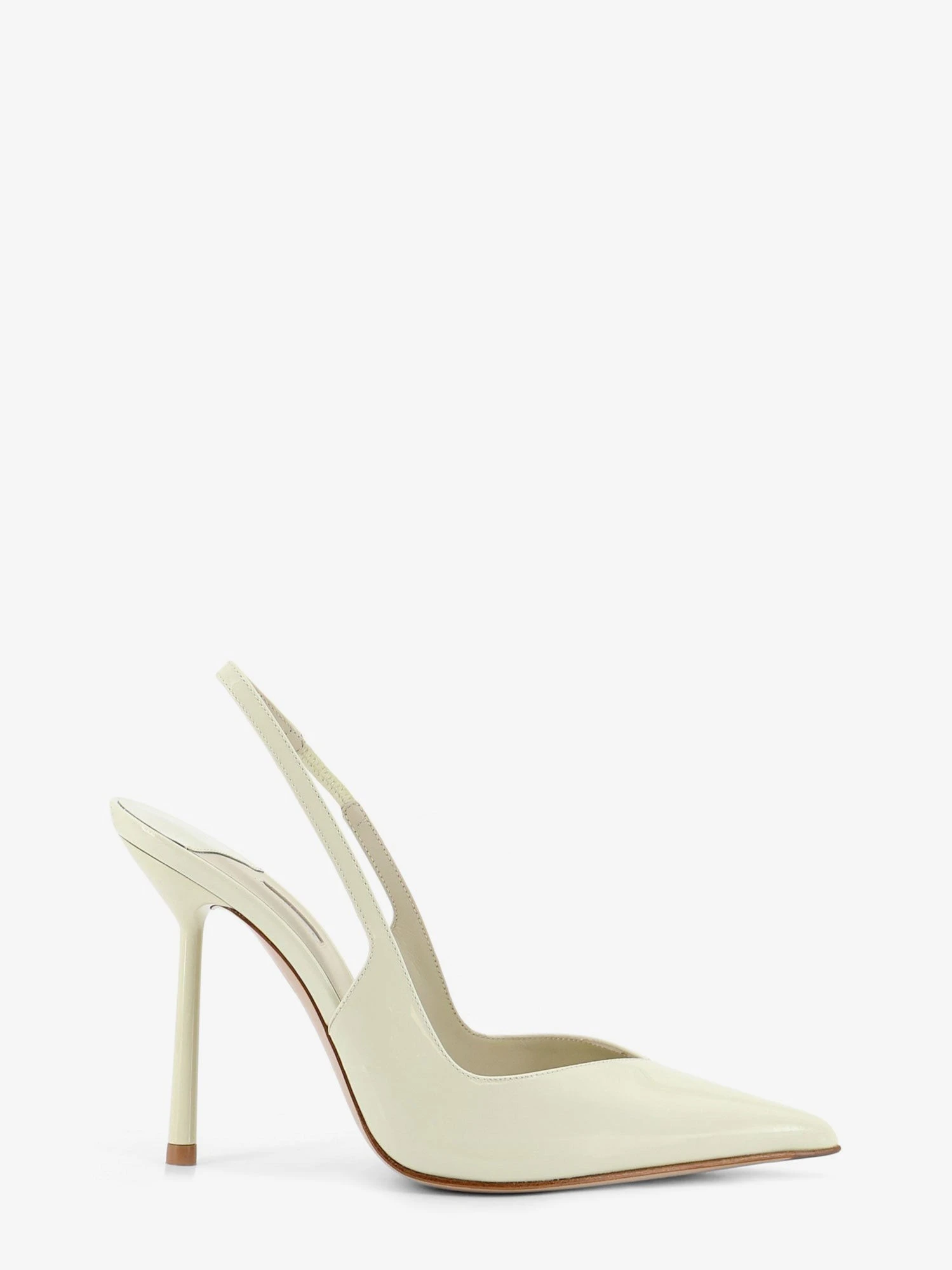 Chanel Vivienne patent leather décolleté.webp