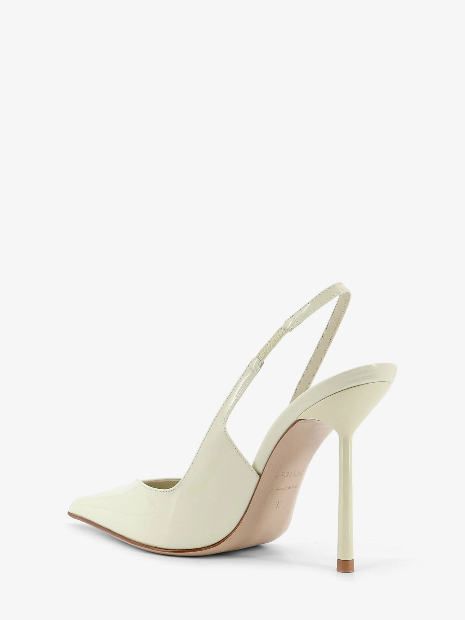 Chanel Vivienne patent leather décolleté.webp
