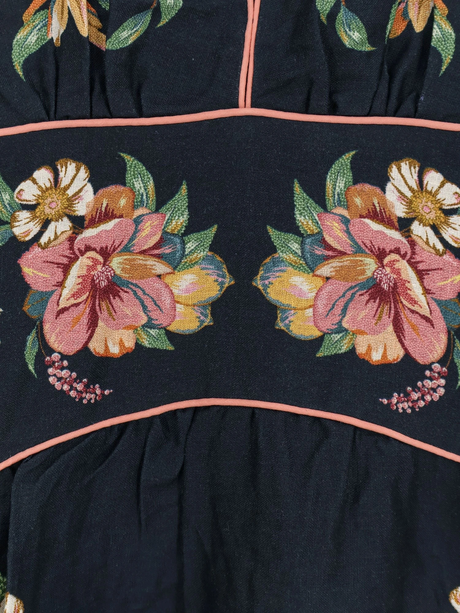 Maira long linen dress with floral print.webp