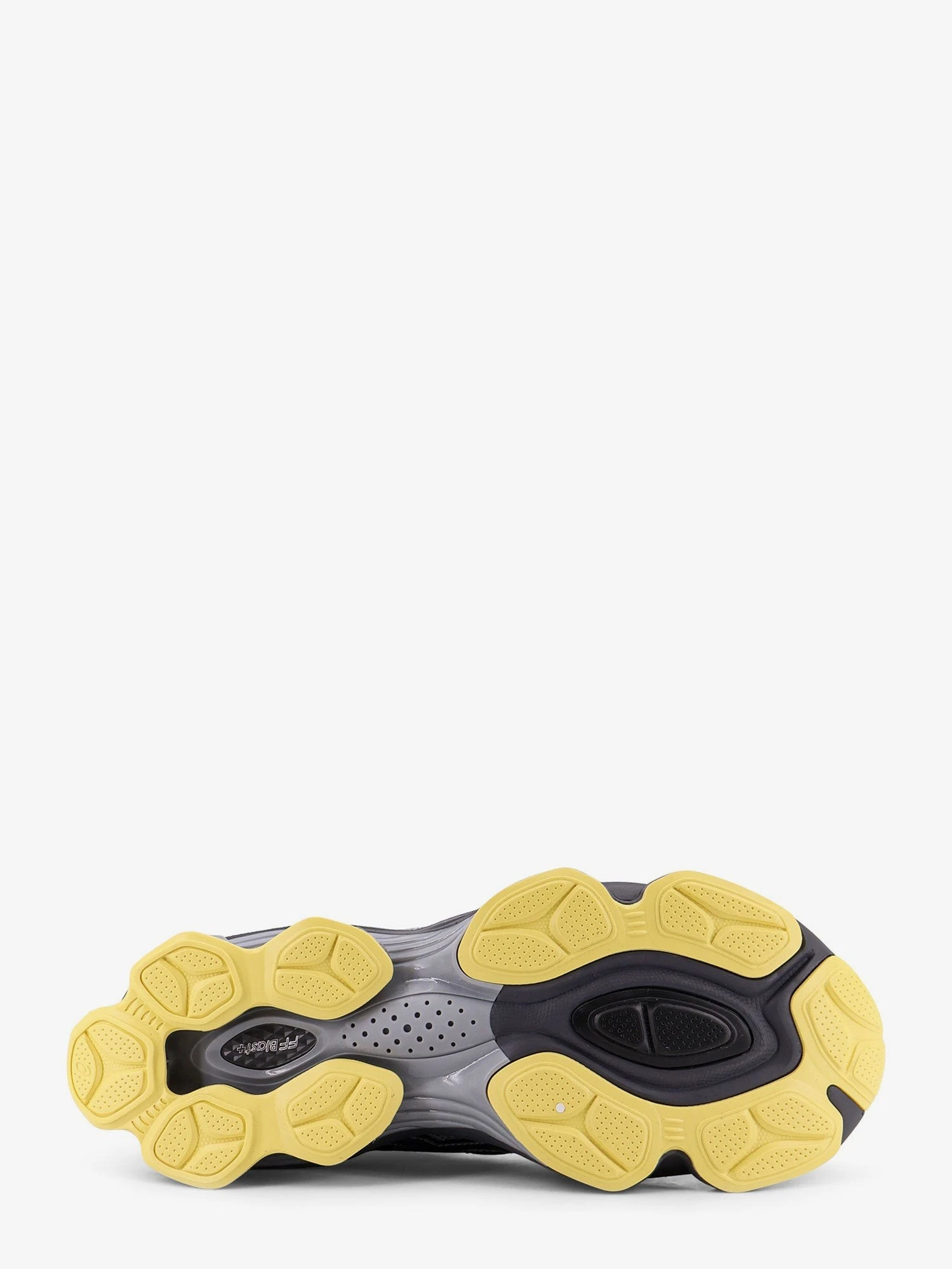 Gel-Kinetic mesh sneakers with contrasting inserts.webp