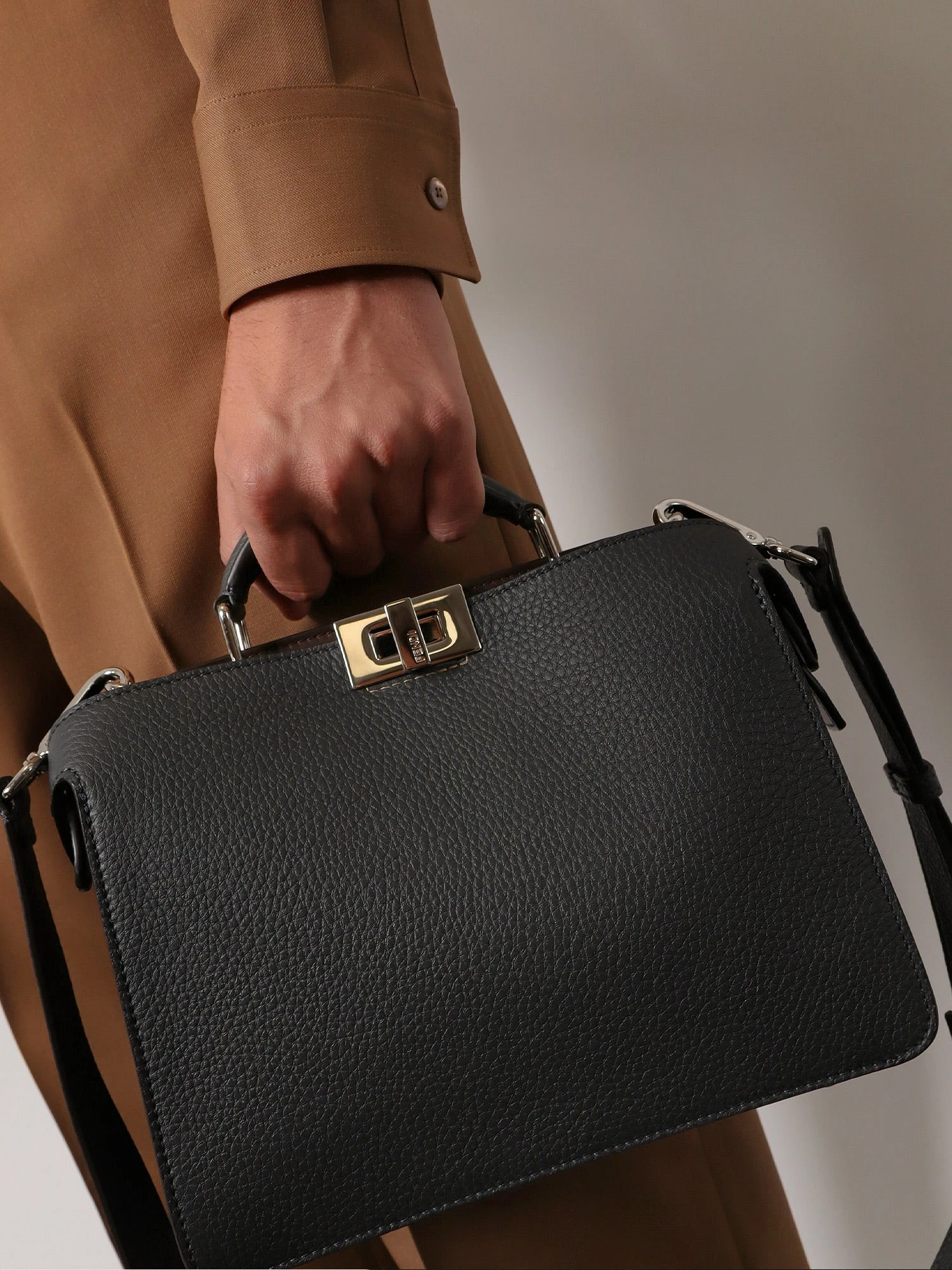 Peekaboo ISeeU Small leather crossbody bag.webp