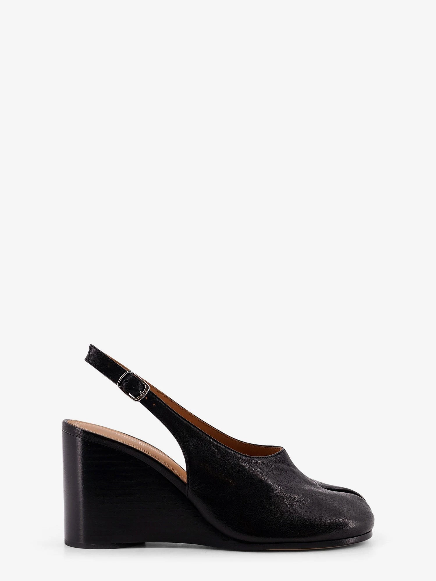 Tabi leather pumps.webp