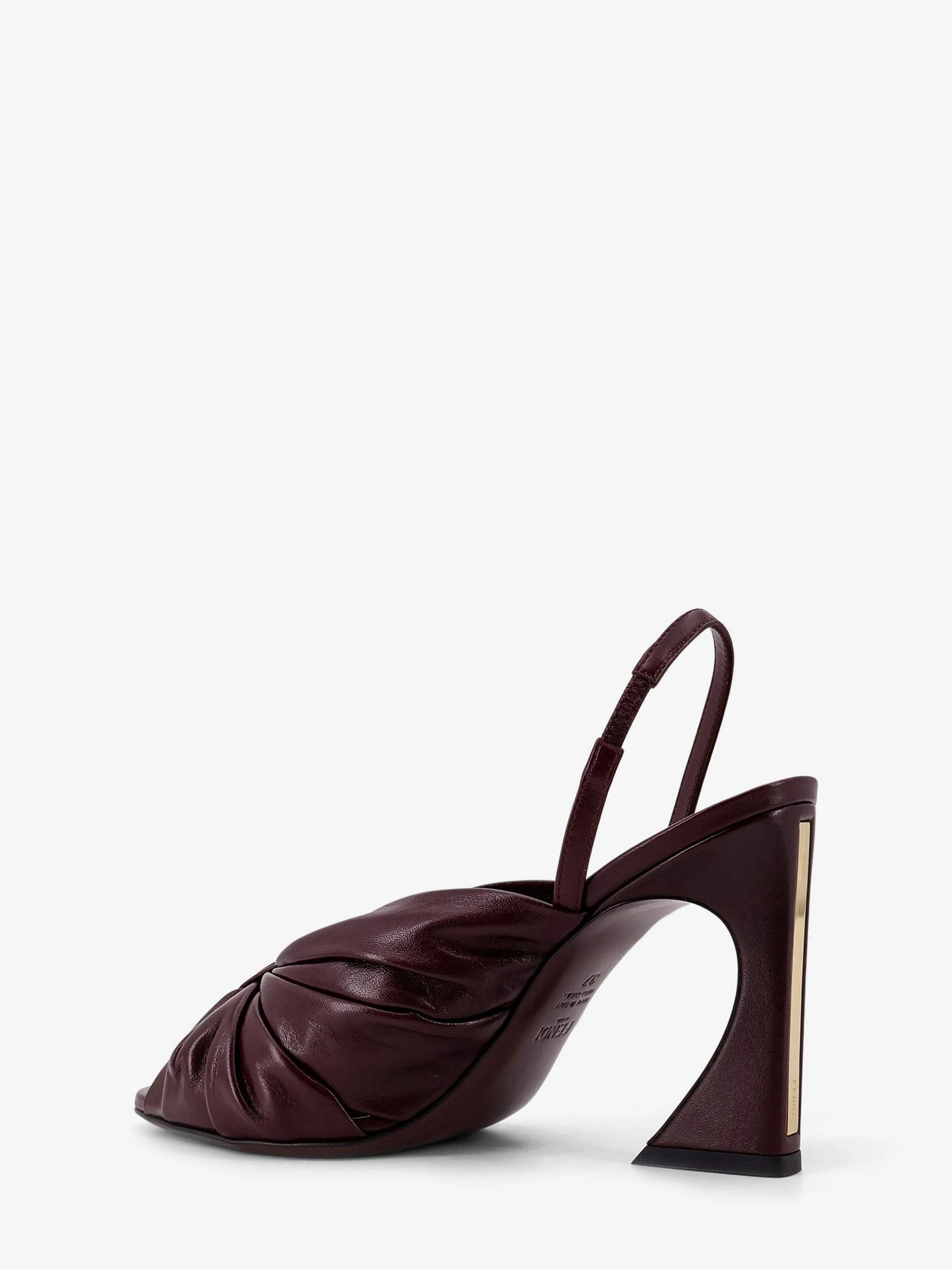 Decolleté Arco in pelle.webp