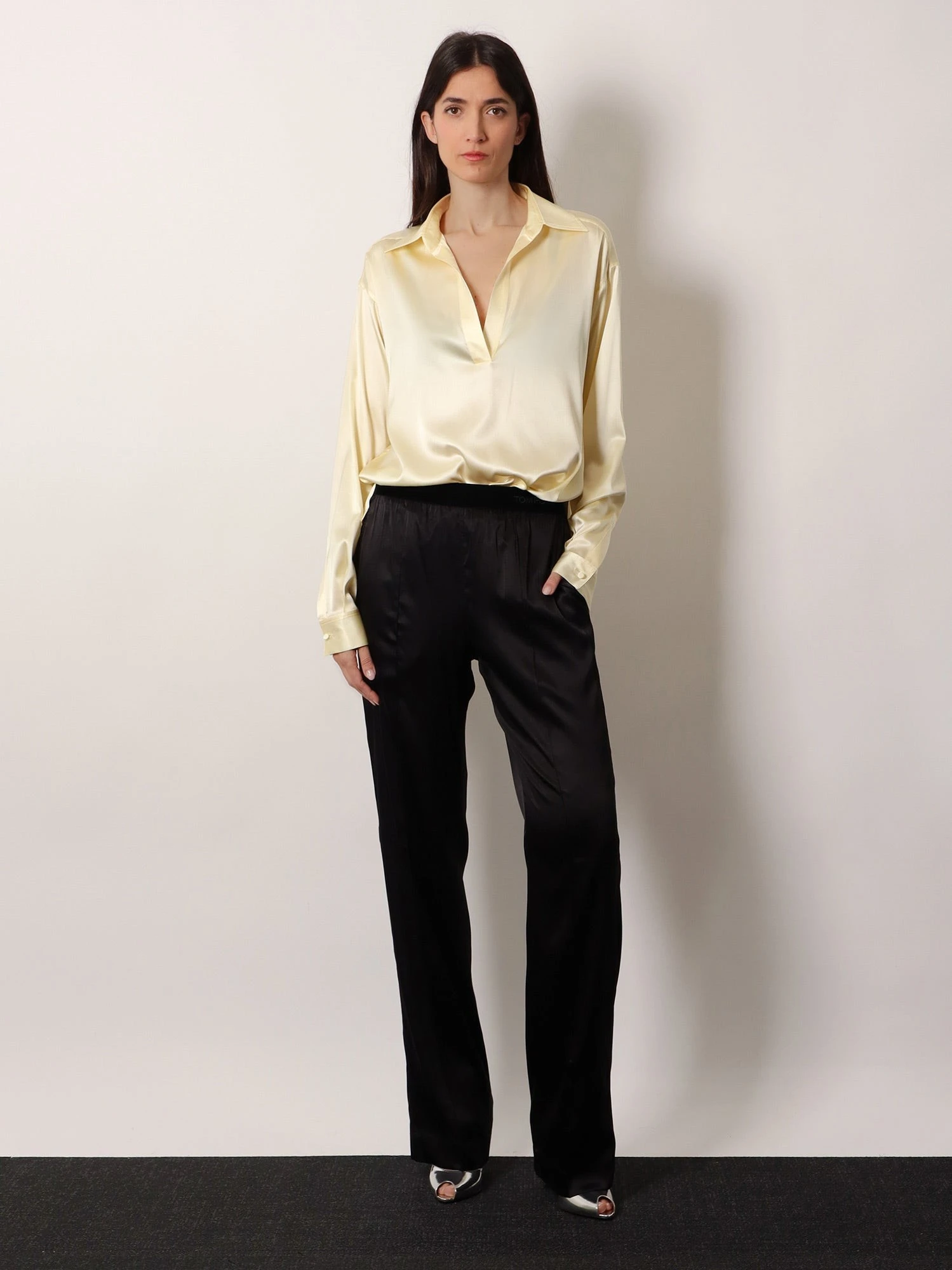 Pyjamas stretch satin trousers.webp