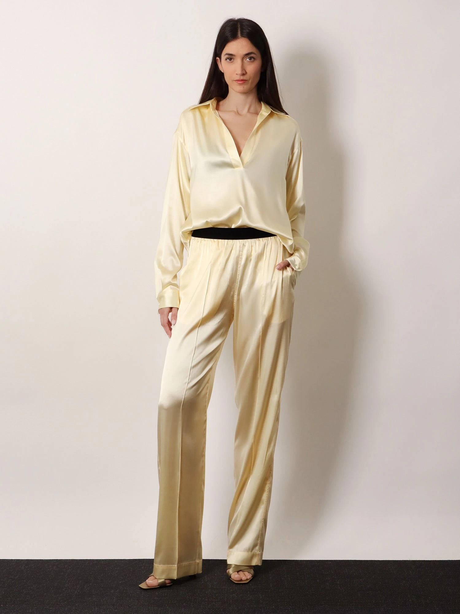 Pyjamas stretch satin trousers.webp