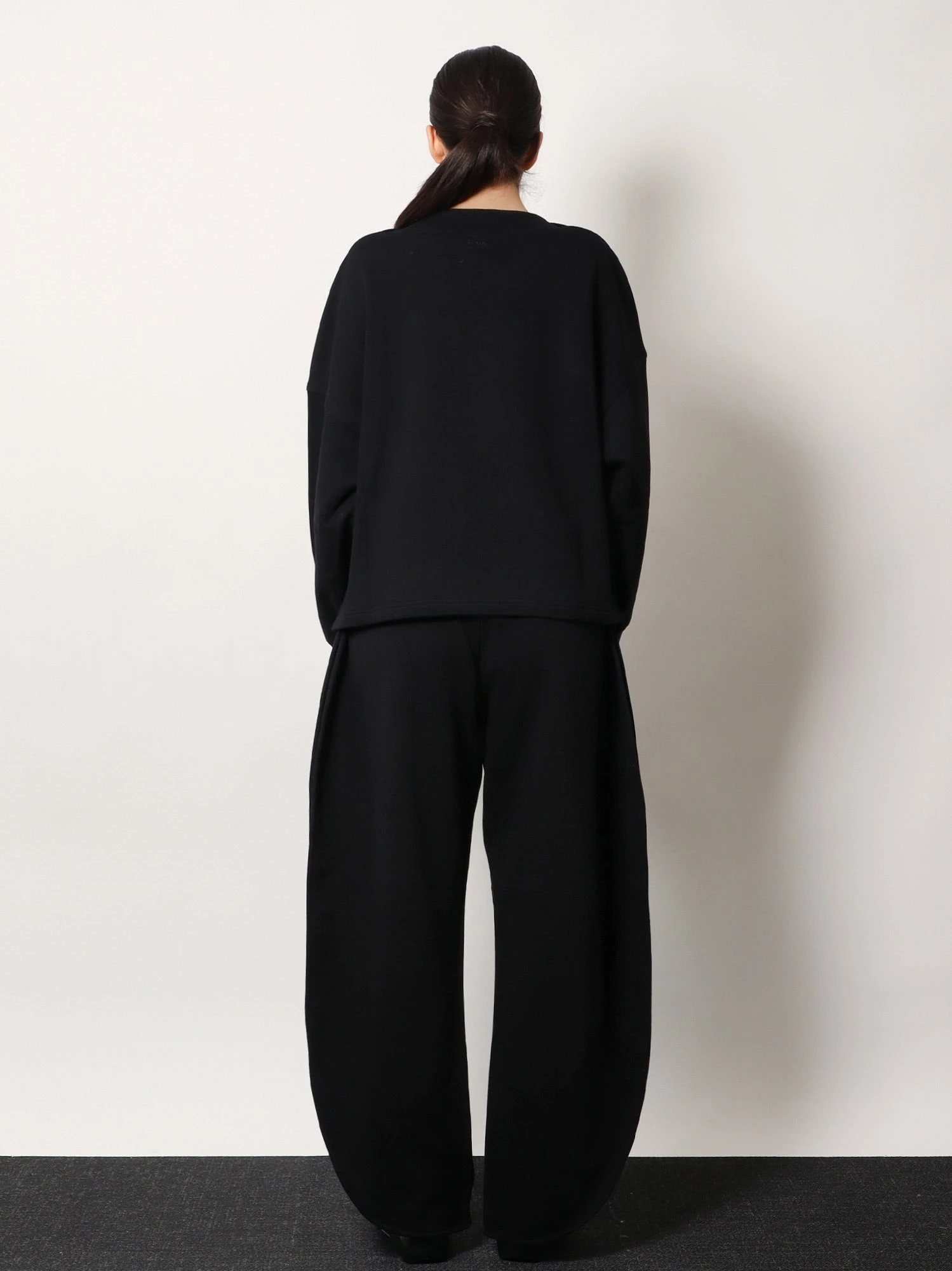 Boatneck cotton sweatshirt.webp