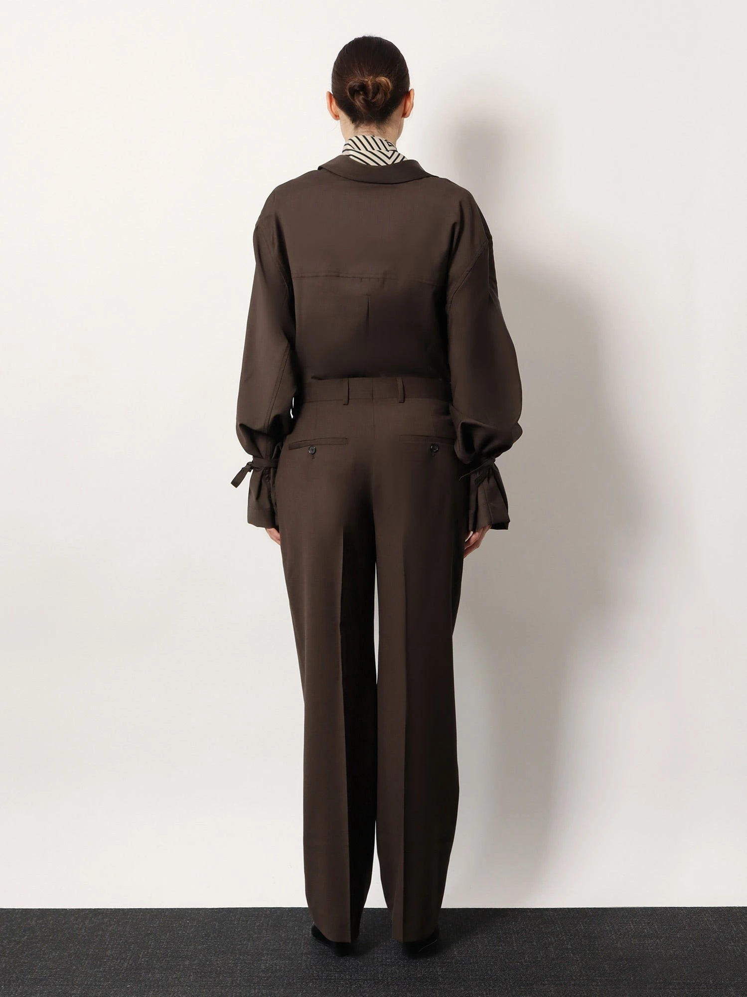 Wool trousers with pinces.webp