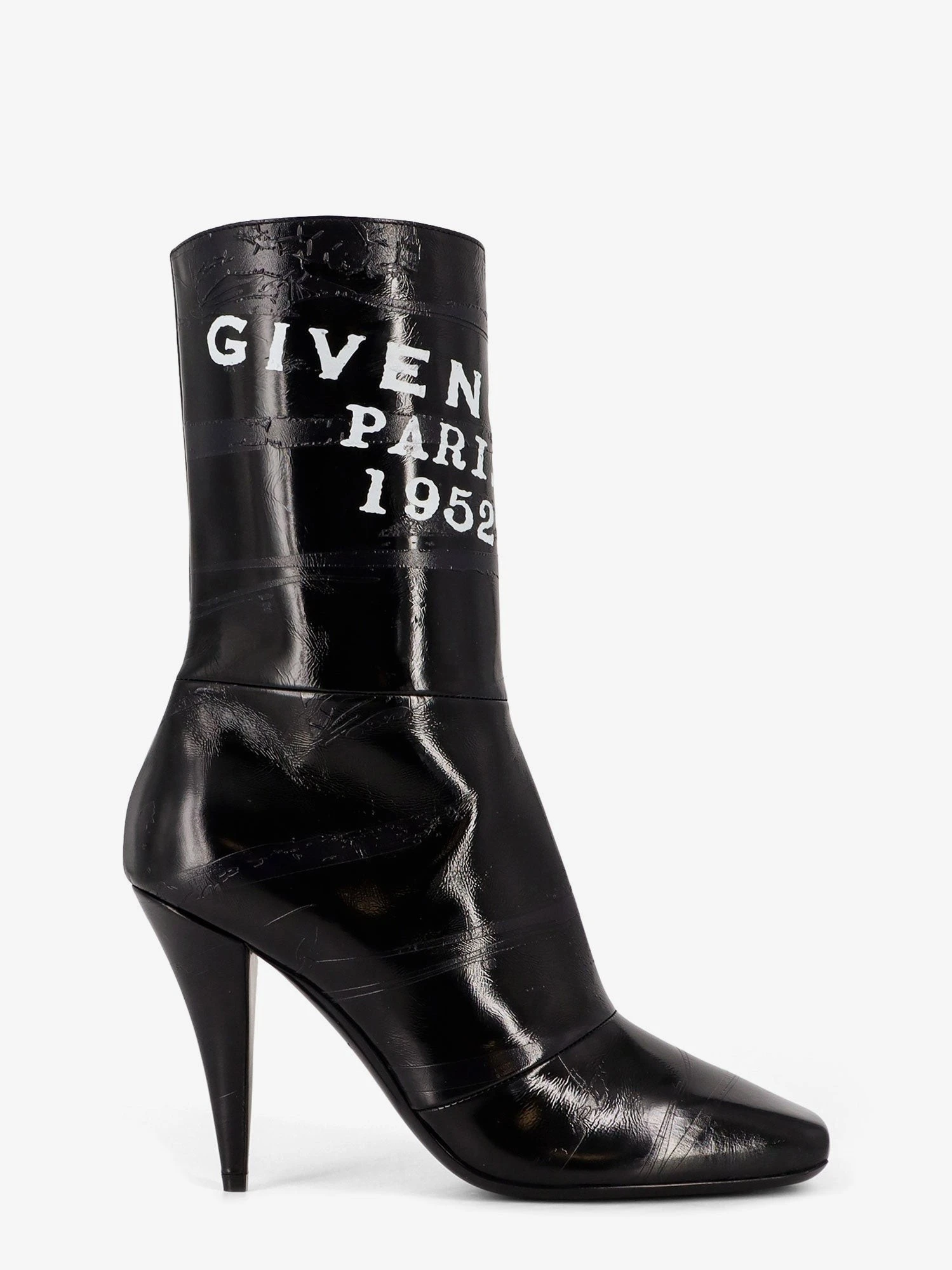 Leather boots.webp