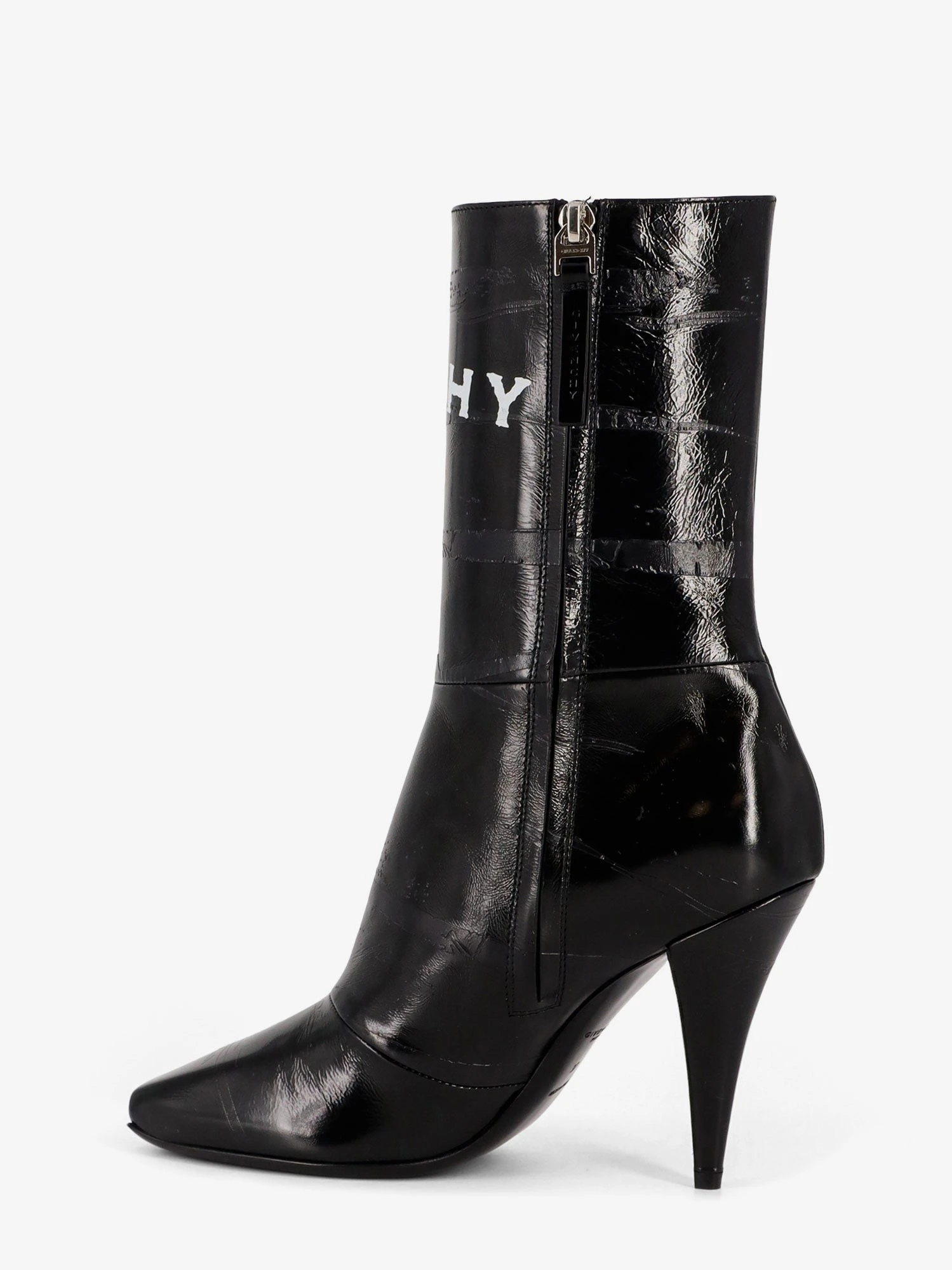 Leather boots.webp