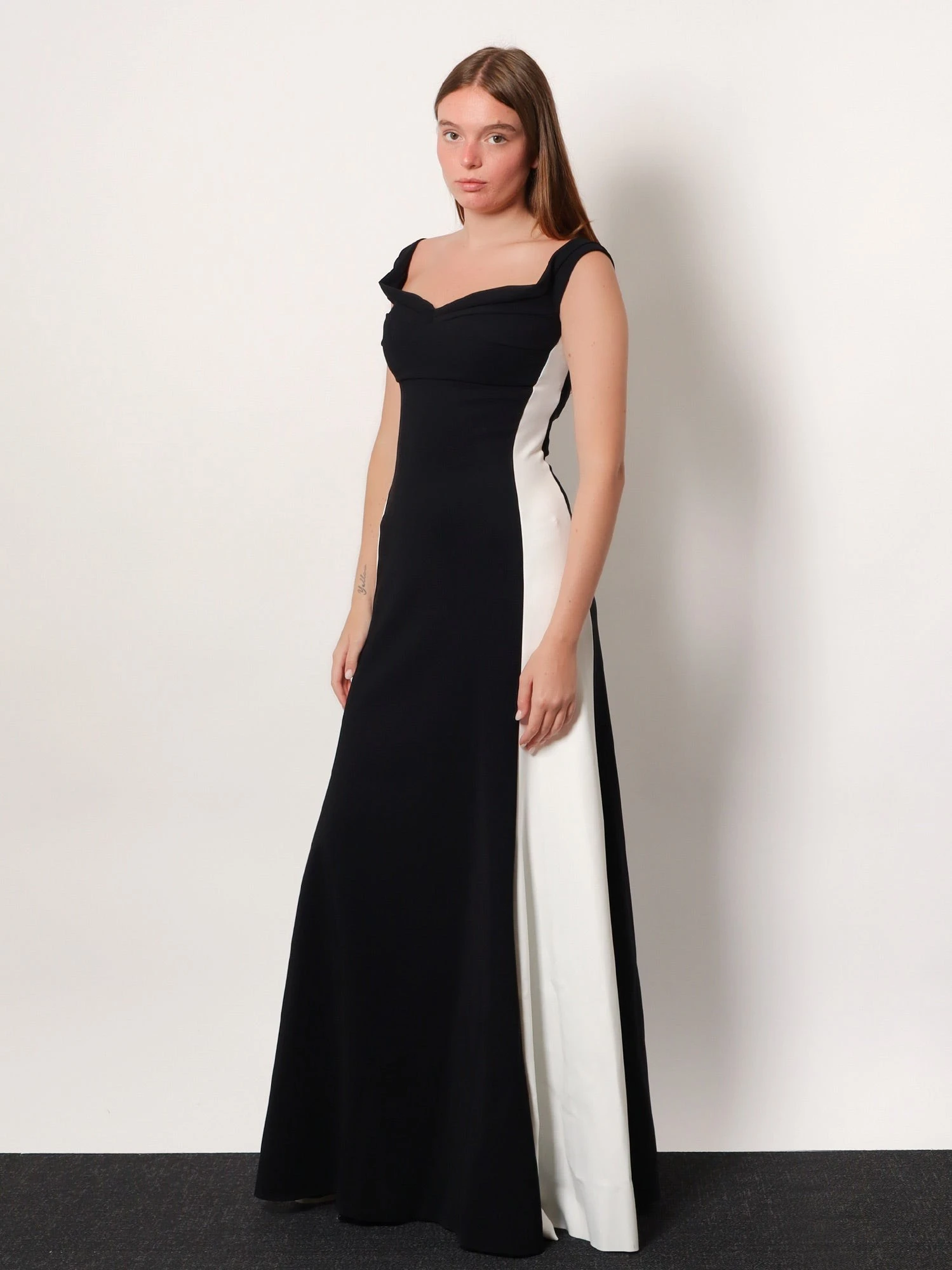 Goem satin long dress.webp