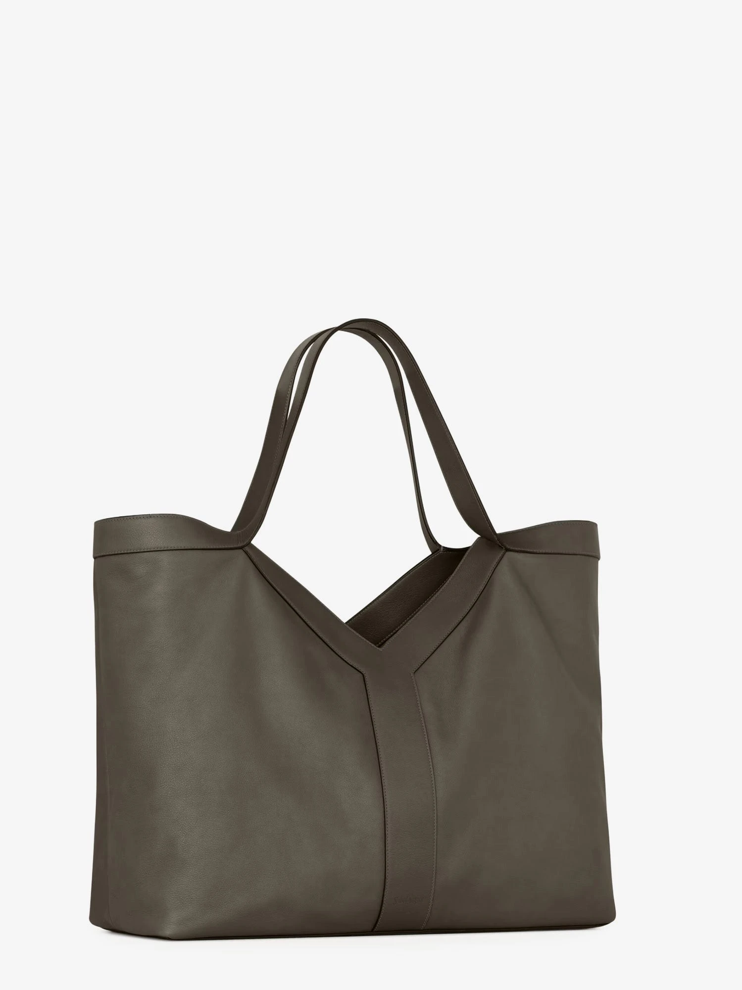 Y Oversize leather tote bag.webp