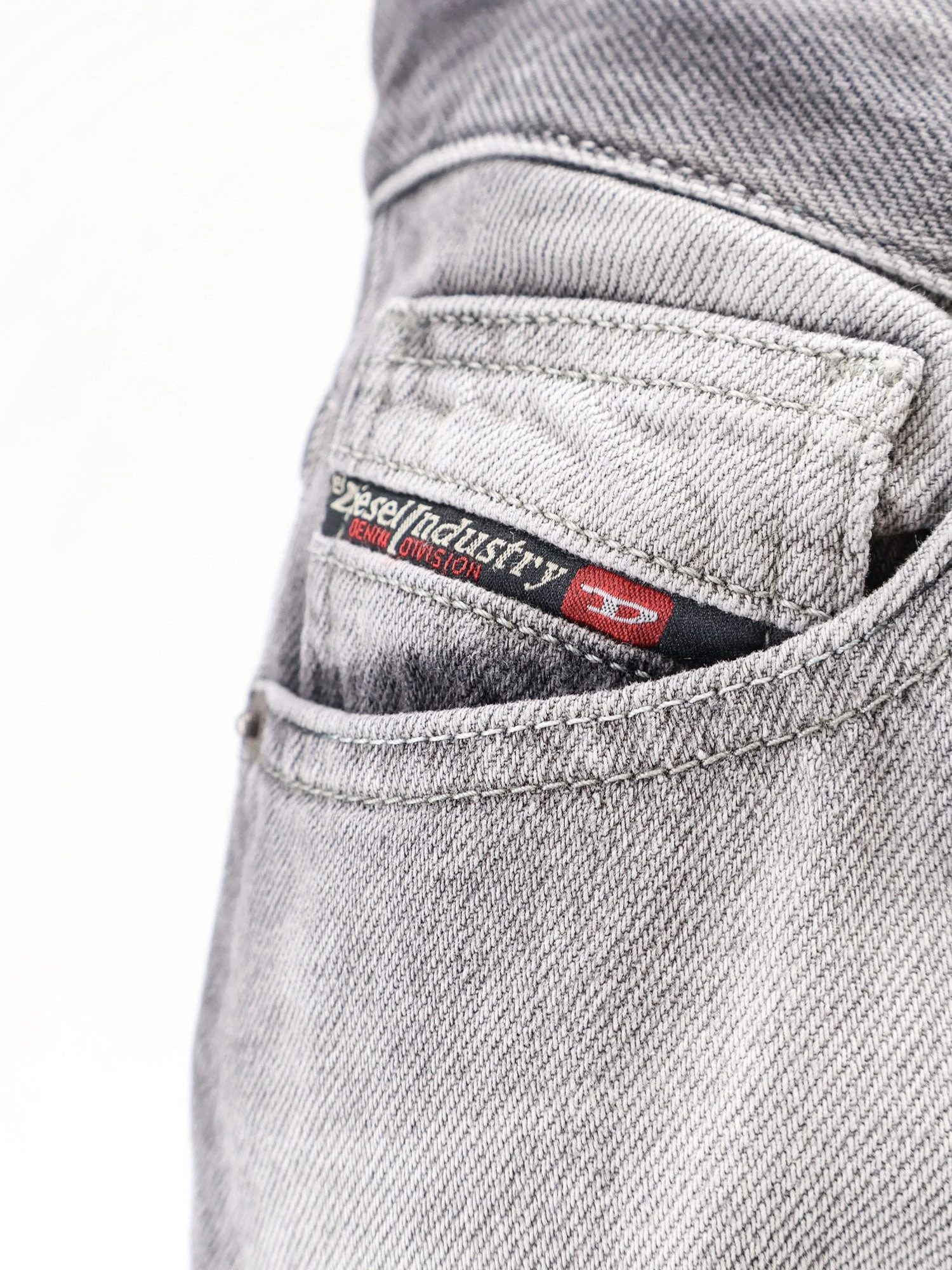 D-Sent grey denim jeans.webp