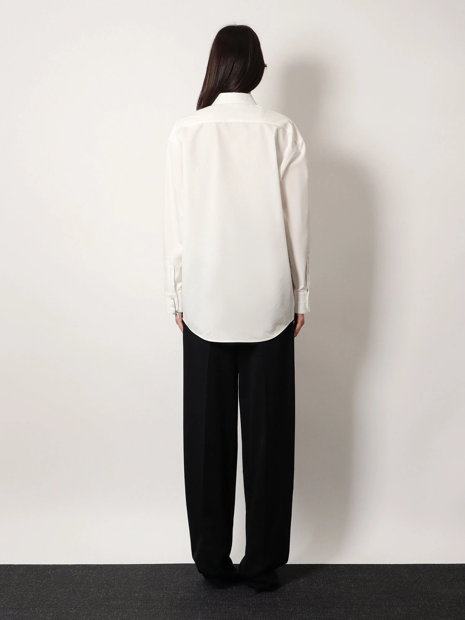 Certified cotton shirt with Monogram embroidery.webp