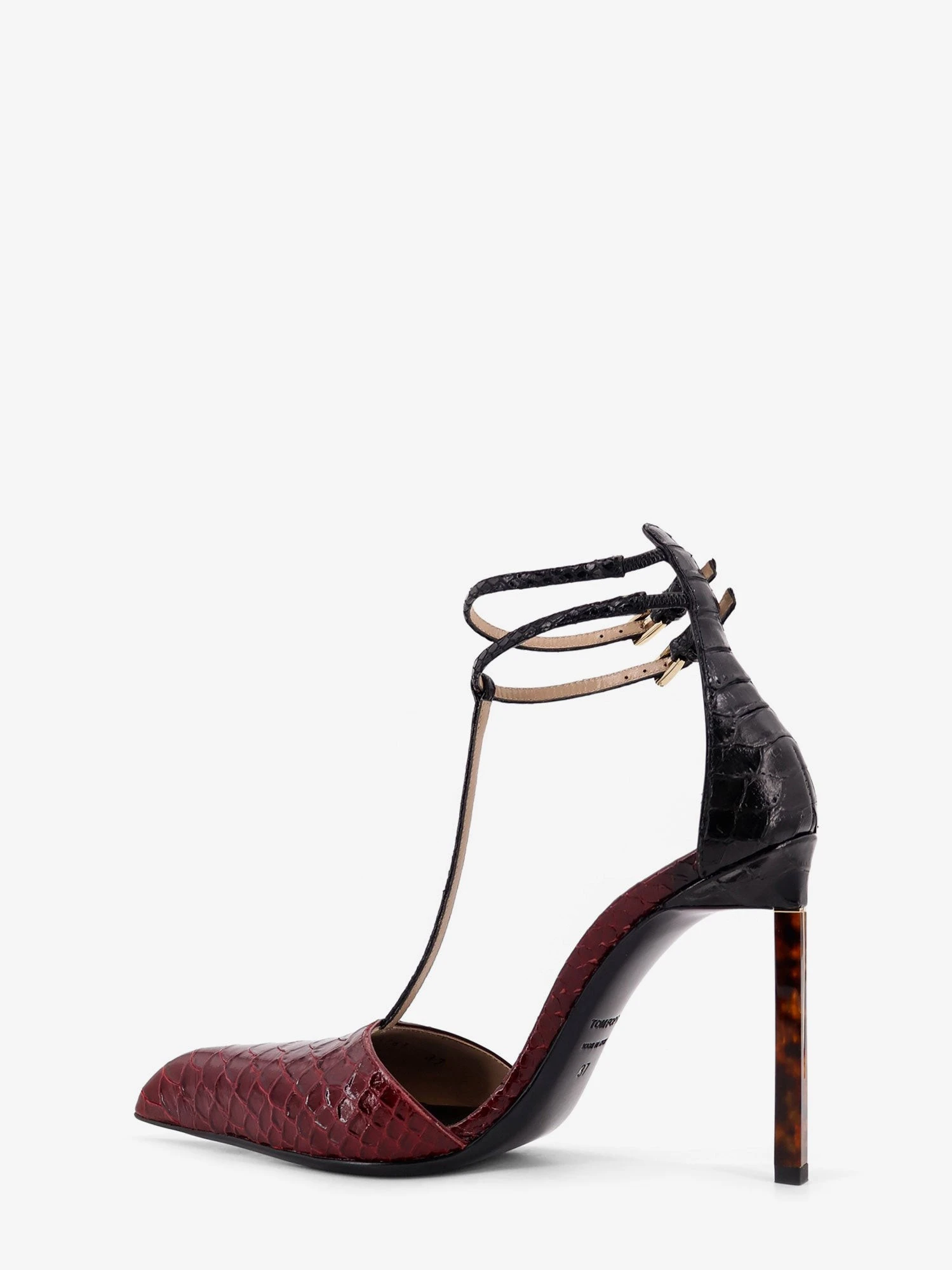 Python-effect leather pumps.webp