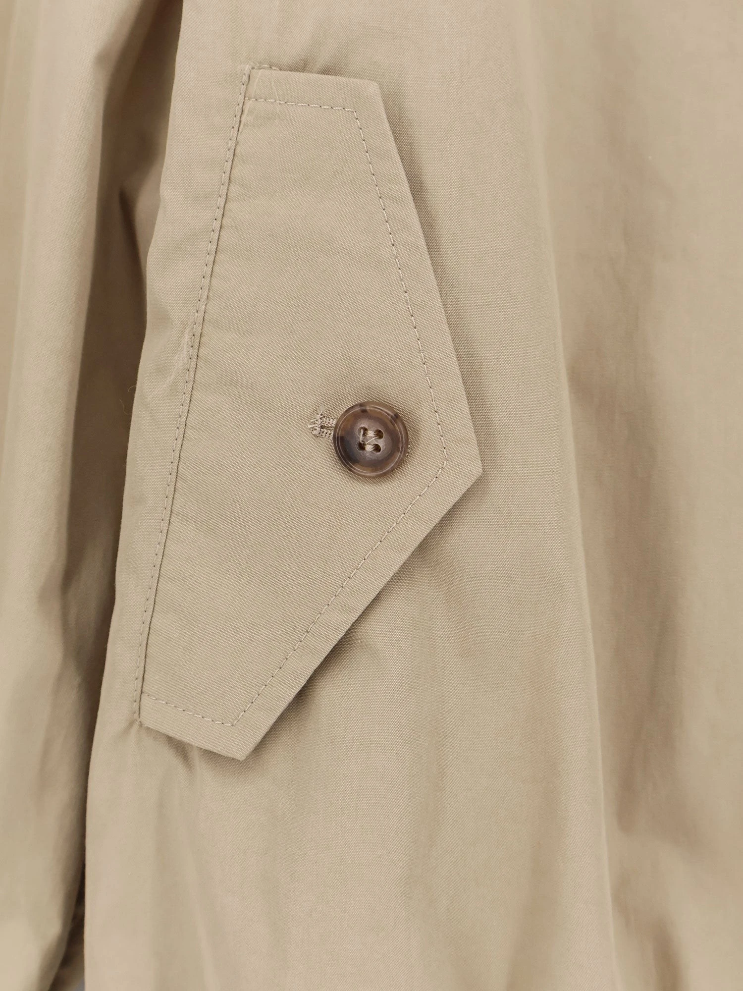 Cotton jacket with Numeric Signature internal tag.webp