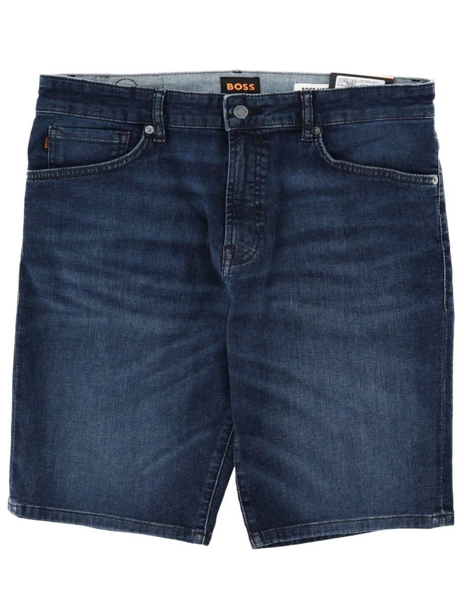SHORTS CON PATCH LOGO.webp
