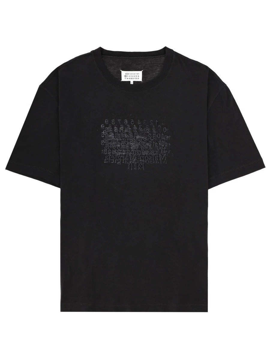 T-SHIRT CON STAMPA.webp