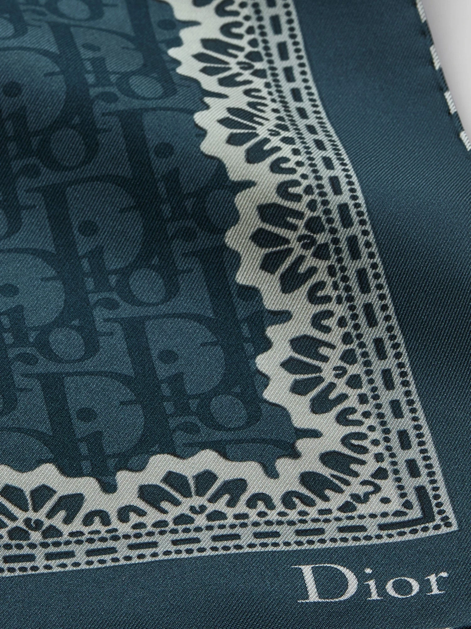 Dior Médaillon 70 squared silk foulard.webp