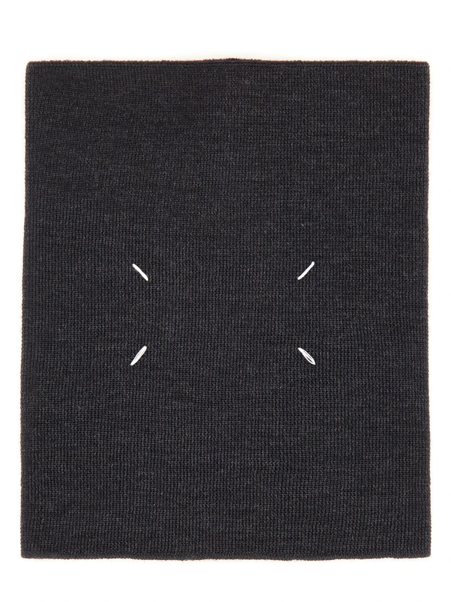 SCARF WITH LOGO.webp