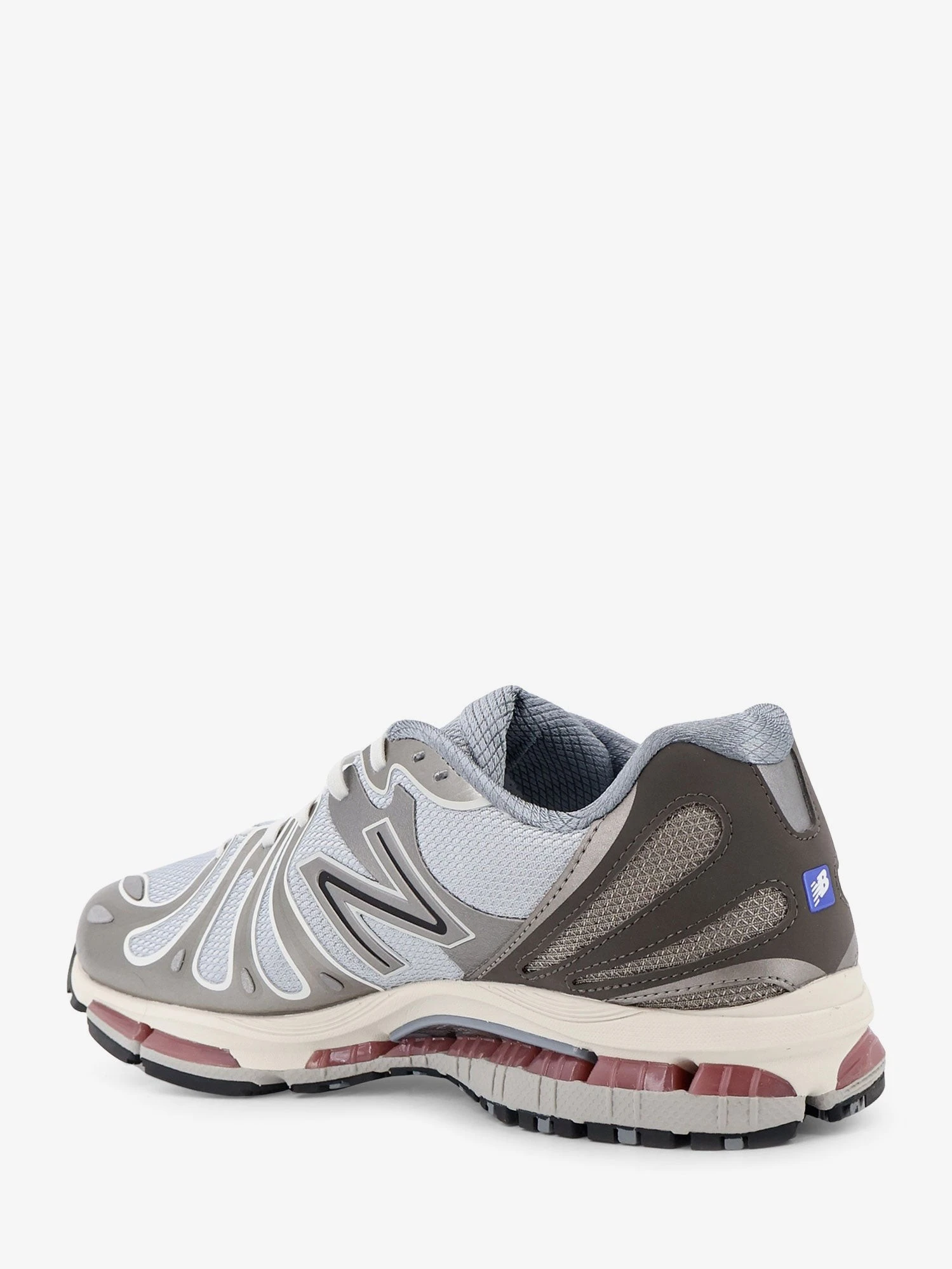 U18907 mesh sneakers with logo on the side.webp