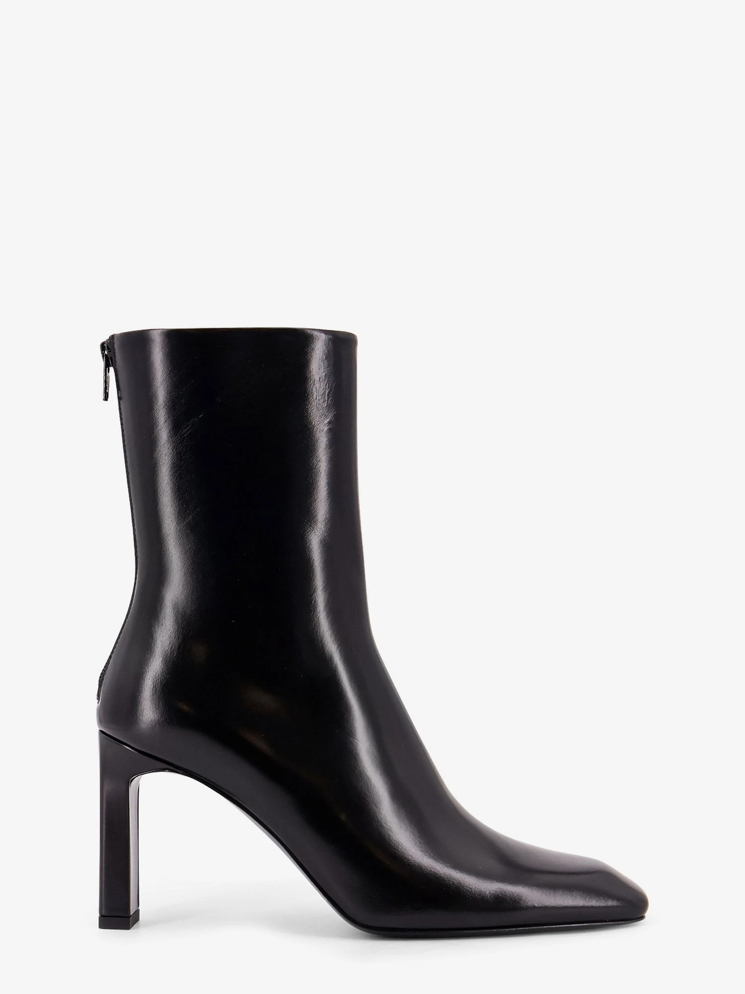 Leather boots.webp