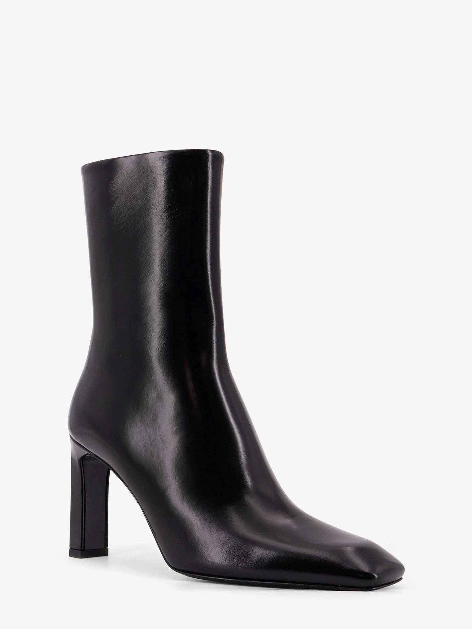 Leather boots.webp