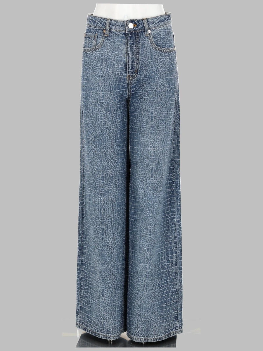 JEANS CON STRASS EFFETTO COCCODRILLO.webp