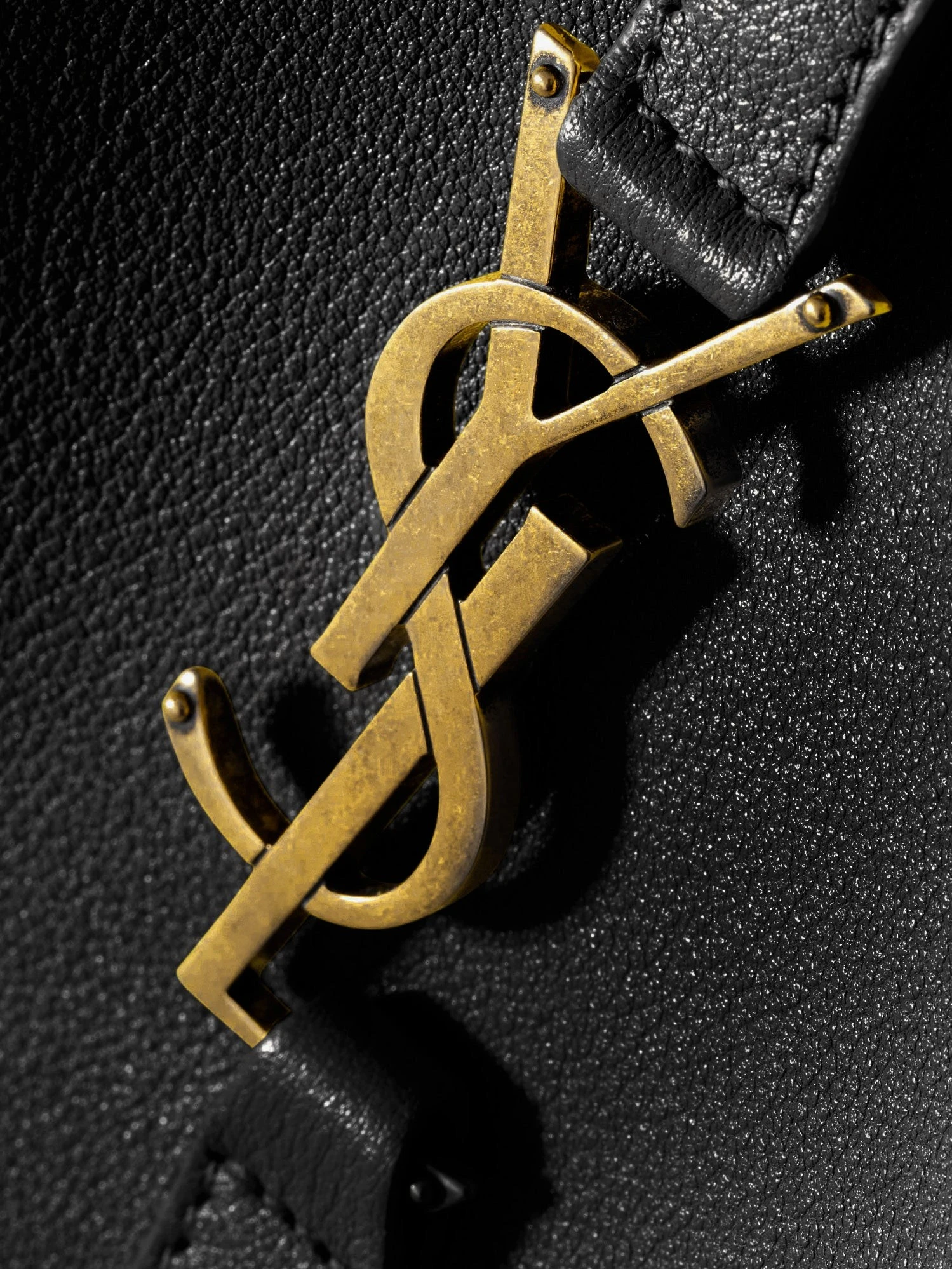 Le 5 à 7 leather shoulder bag.webp
