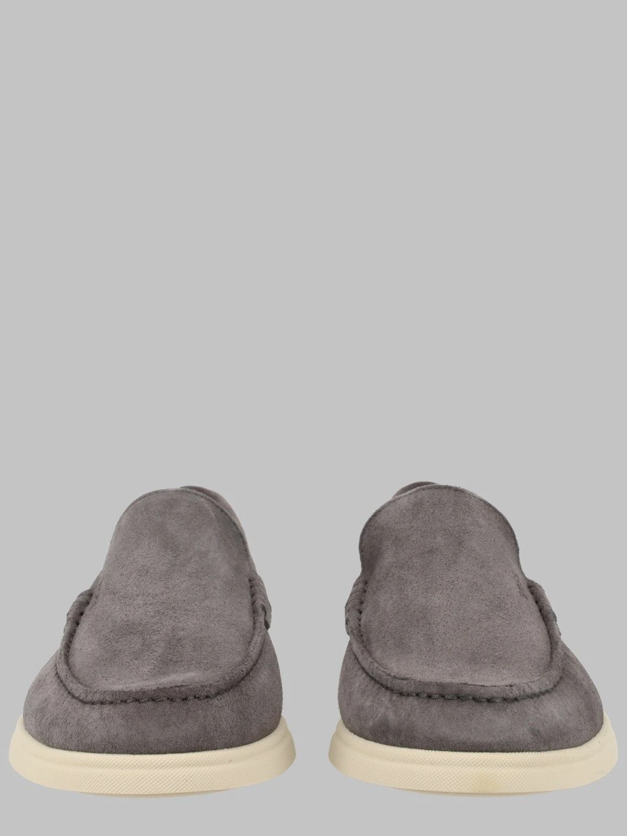 MOCASSINO IN PELLE SCAMOSCIATA CON LOGO.webp