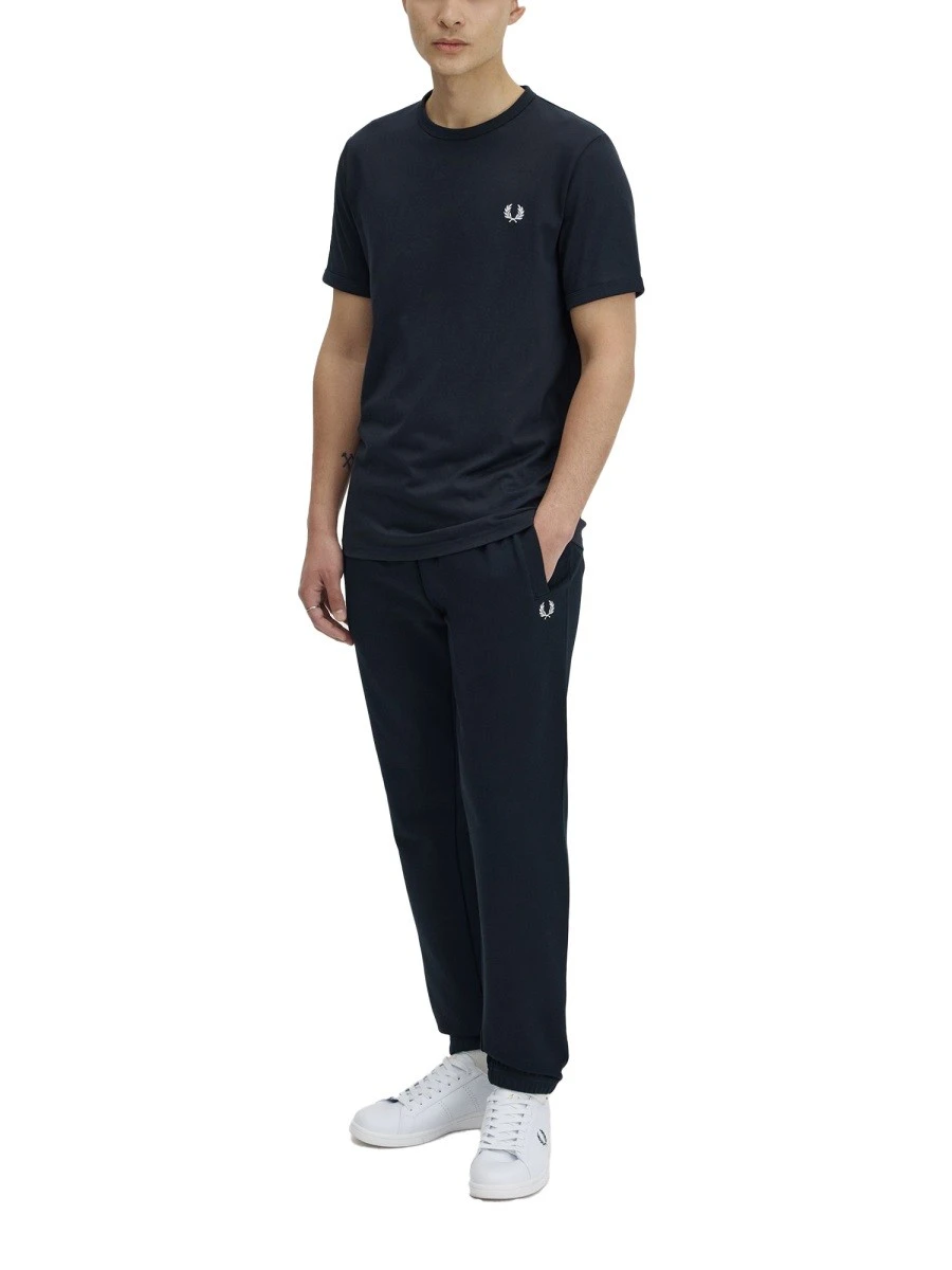 T-SHIRT "RINGER" CON LOGO.webp