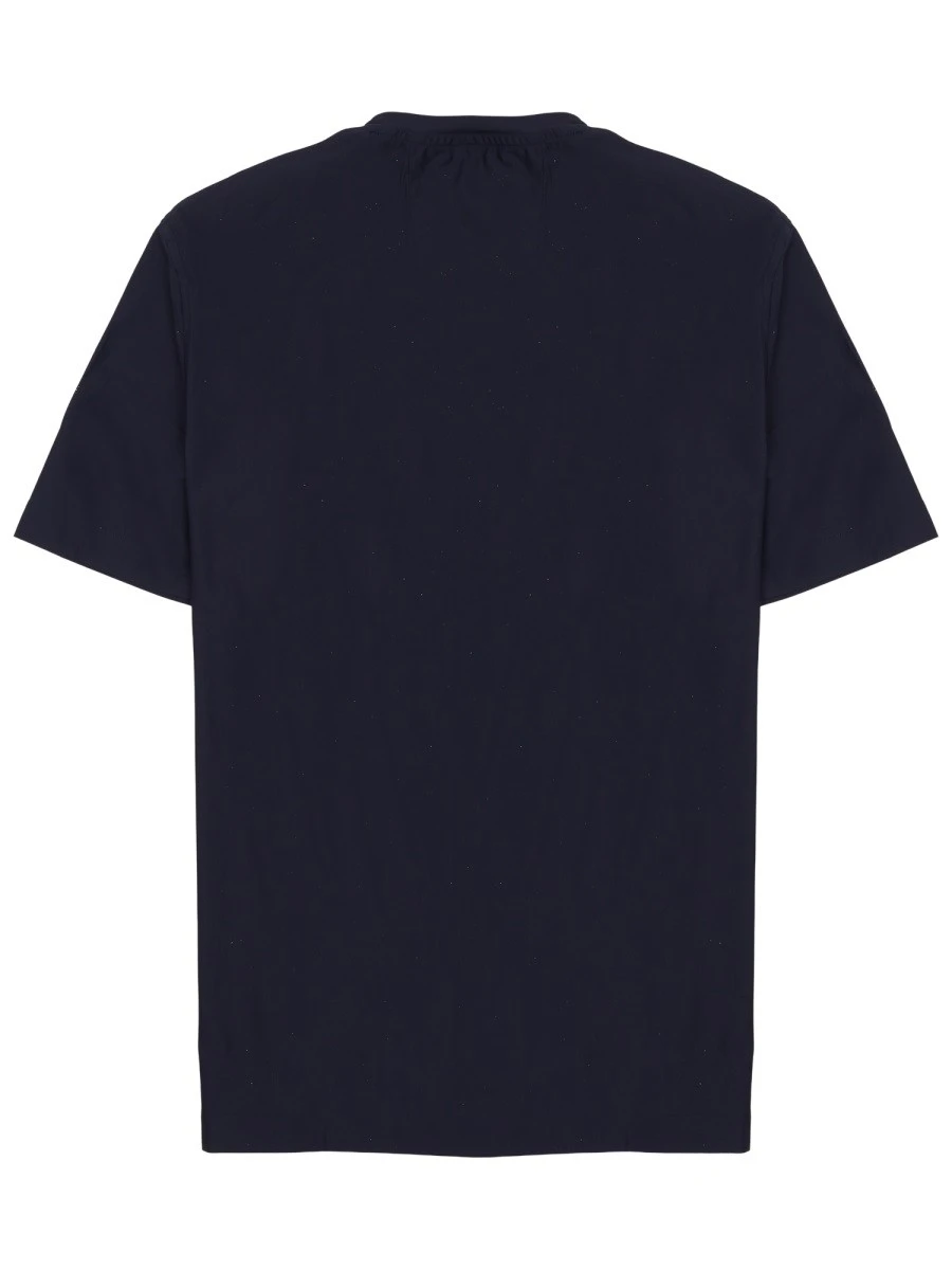 T-SHIRT IN TESSUTO TECNICO.webp